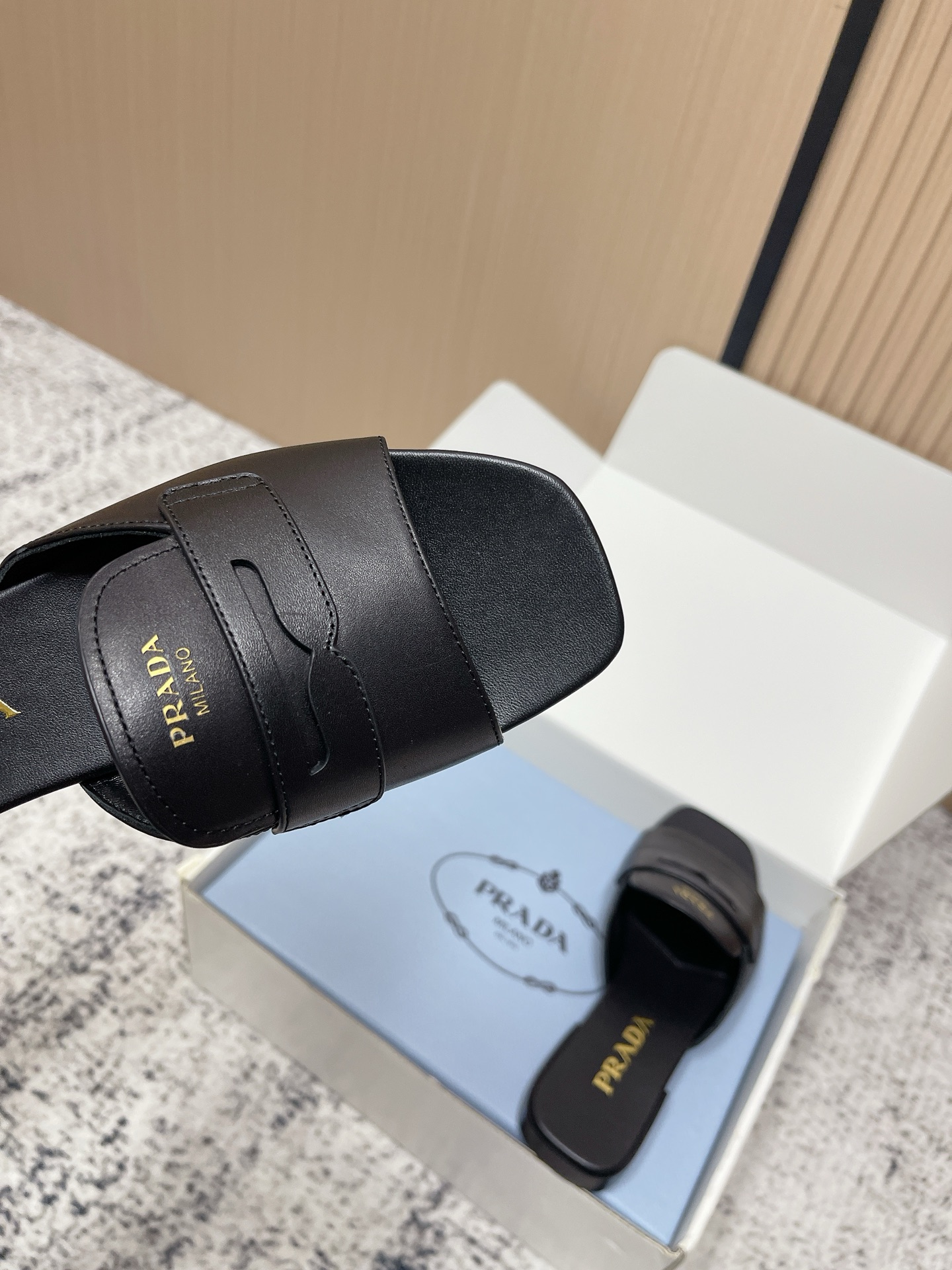 Prada Style Leather Women's Shoes style reference detail image 7 from source 774945