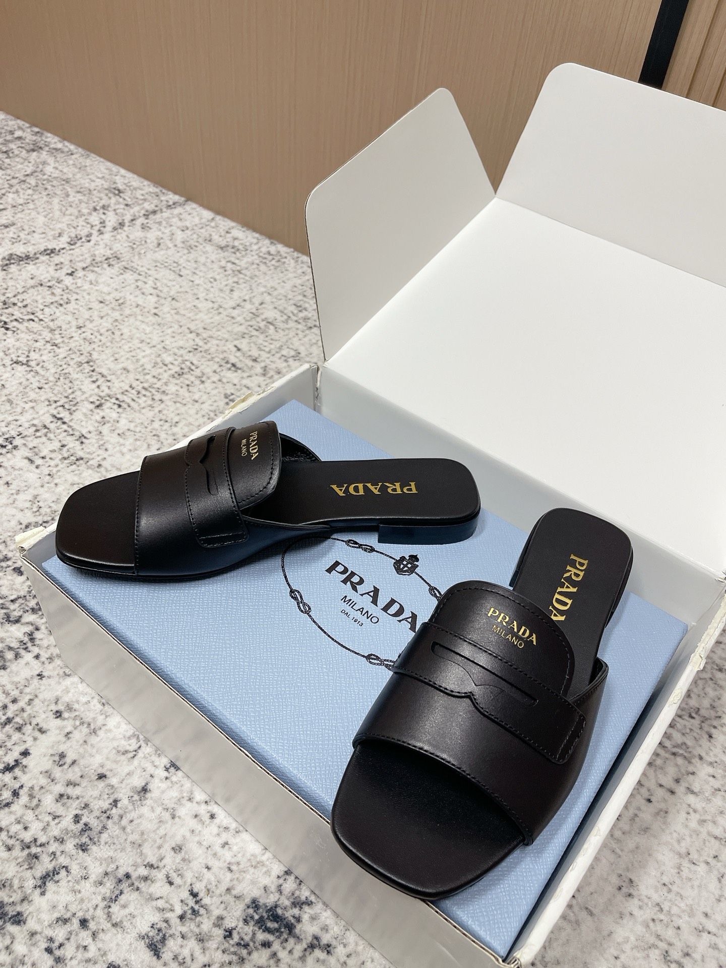 Prada Style Leather Women's Shoes style reference detail image 3 from source 774945