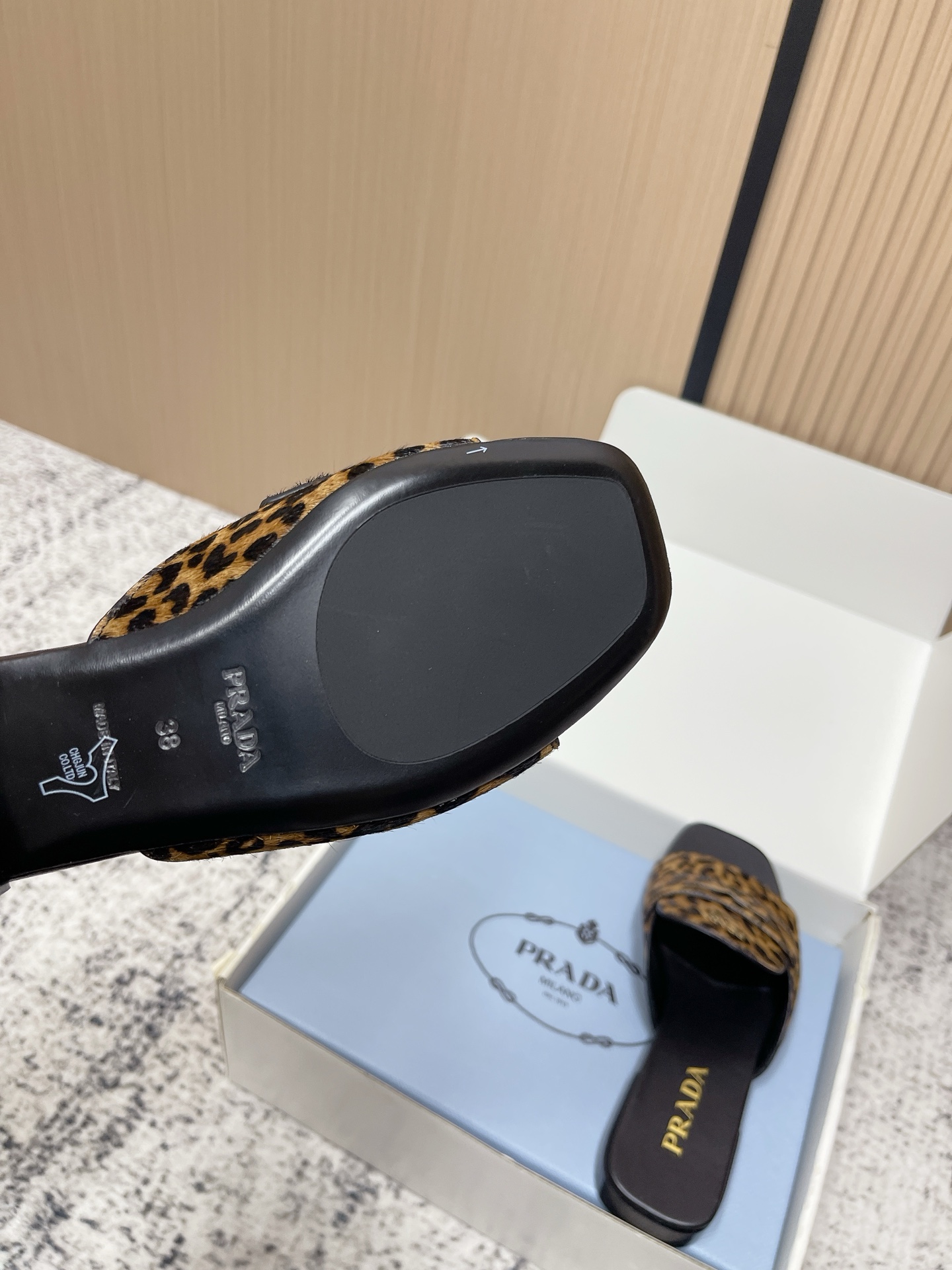 Prada Style Leather Women's Shoes style reference detail image 8 from source 774948