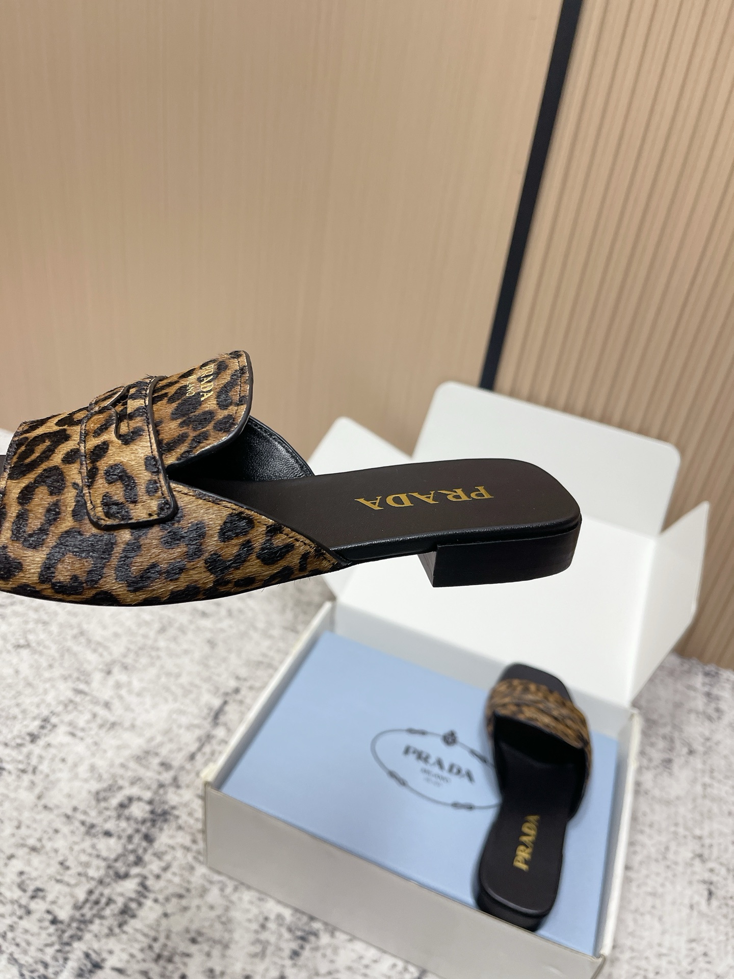 Prada Style Leather Women's Shoes style reference detail image 9 from source 774948