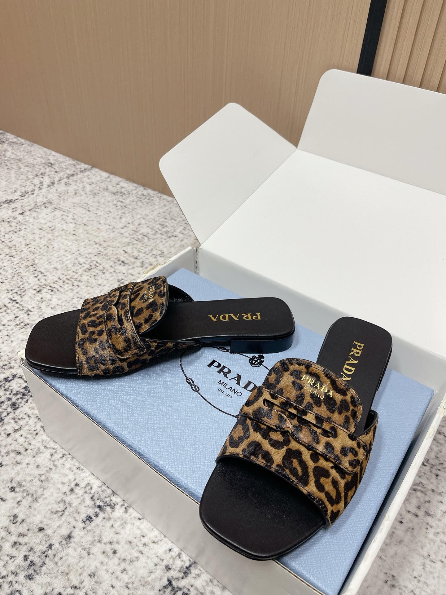 Prada Style Leather Women's Shoes style reference detail image 3 from source 774948