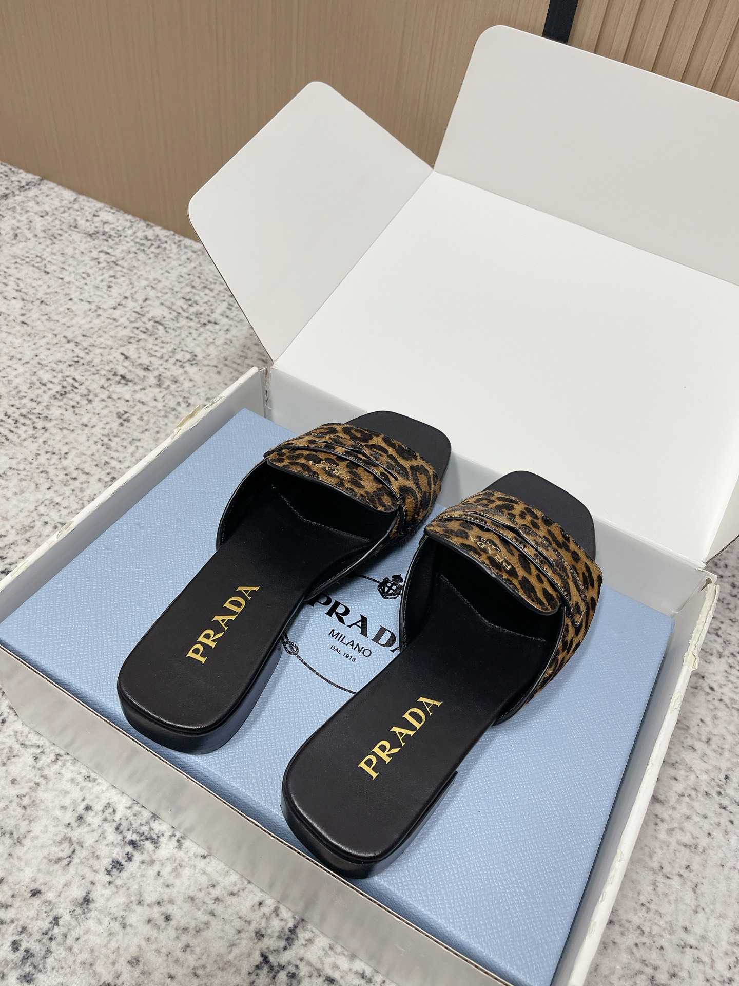 Prada Style Leather Women's Shoes style reference detail image 4 from source 774948