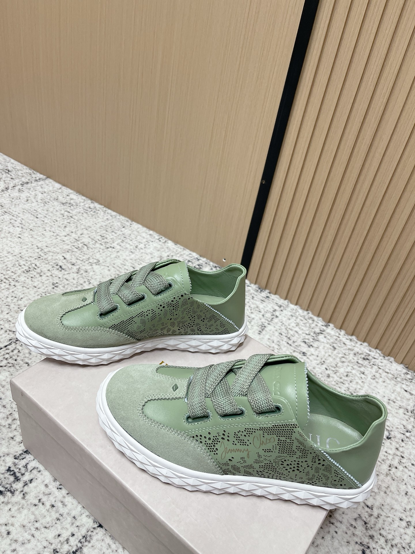 Кроссовки Jimmy Choo зеленые