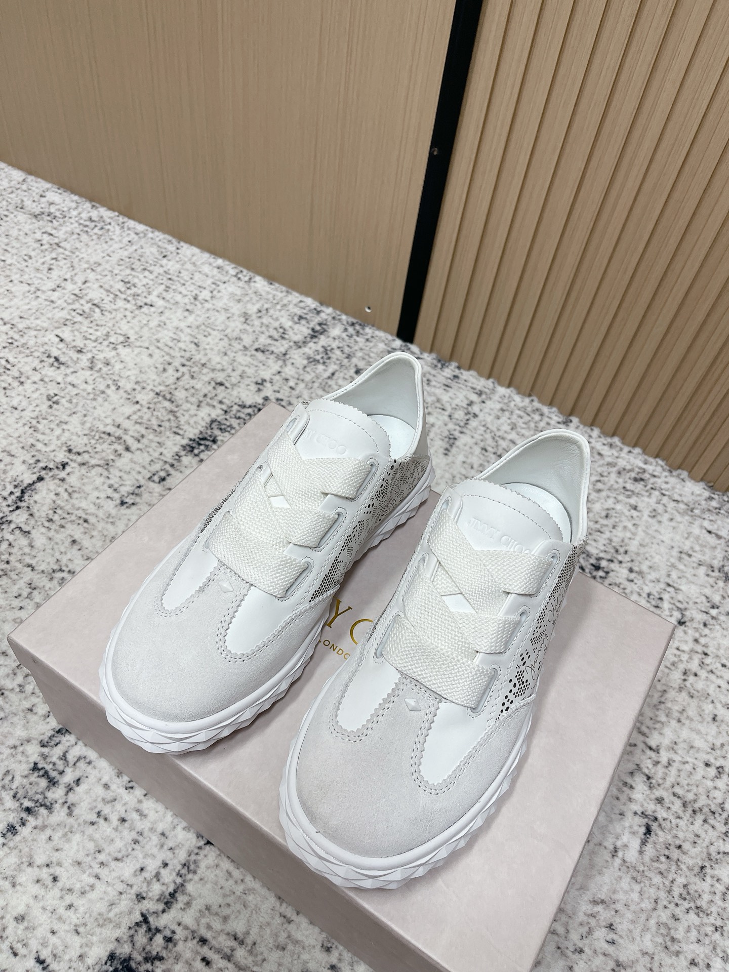 Кроссовки женские Jimmy Choo белые