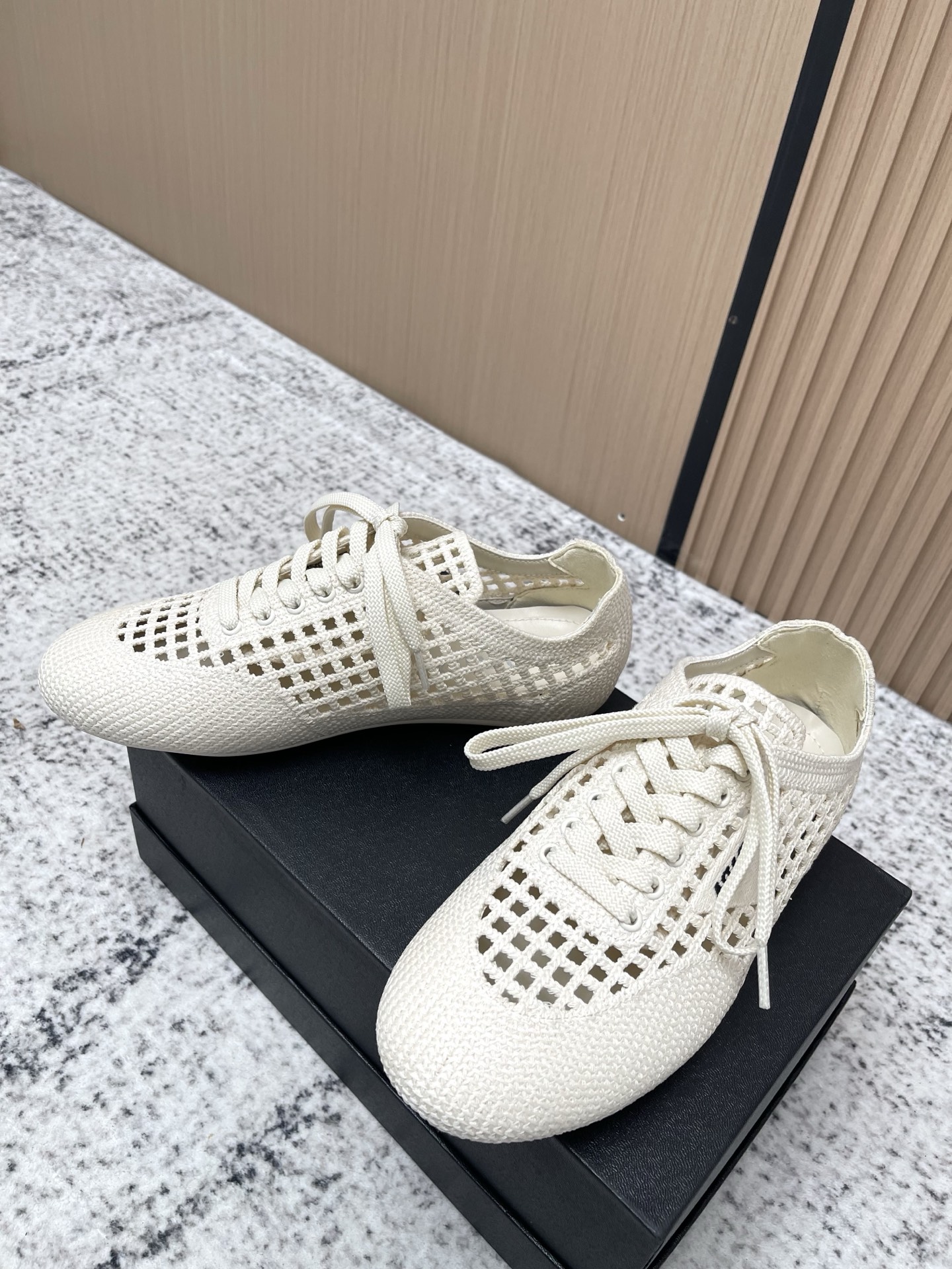Prada Style Leather Women's Shoes style reference detail image 3 from source 774953