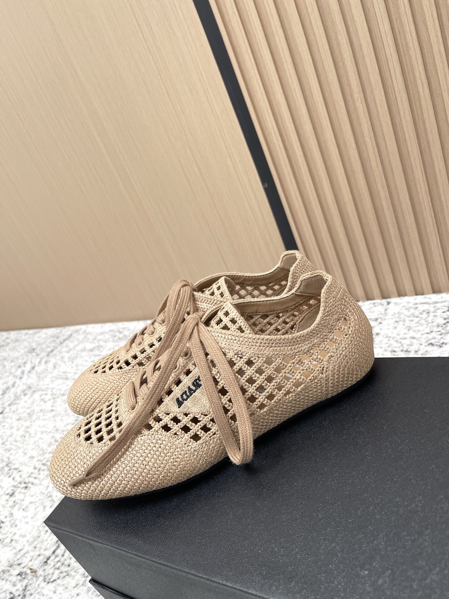 Prada Style Leather Women's Shoes style reference detail image 5 from source 774954
