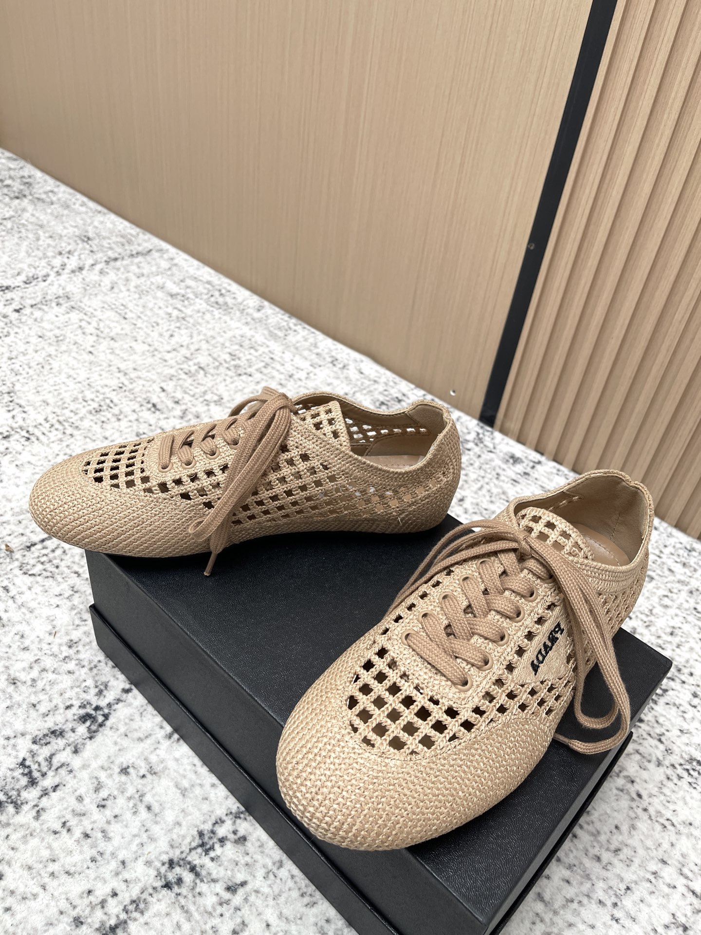 Prada Style Leather Women's Shoes style reference detail image 3 from source 774954