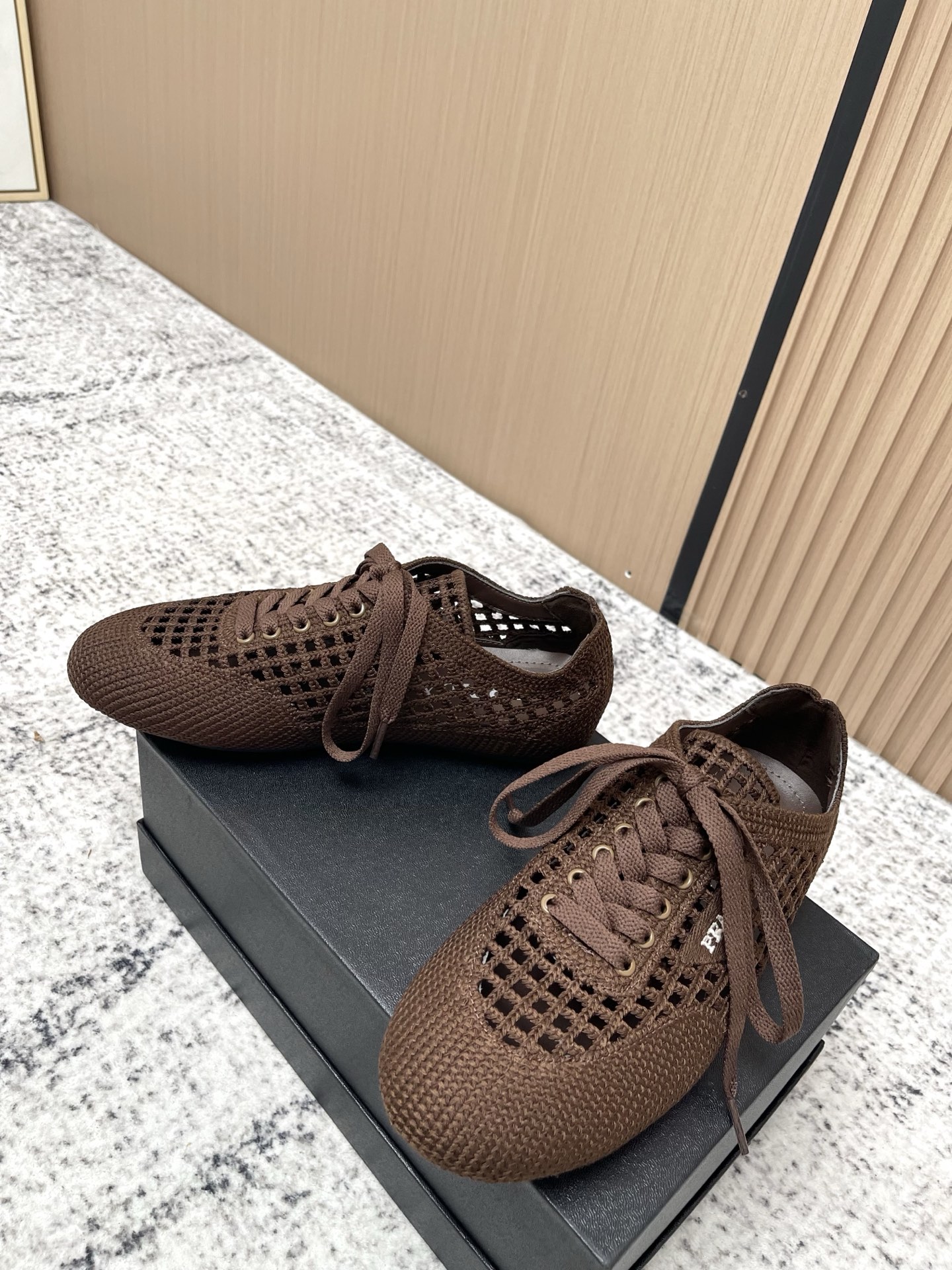 Prada Style Leather Women's Shoes style reference detail image 3 from source 774956
