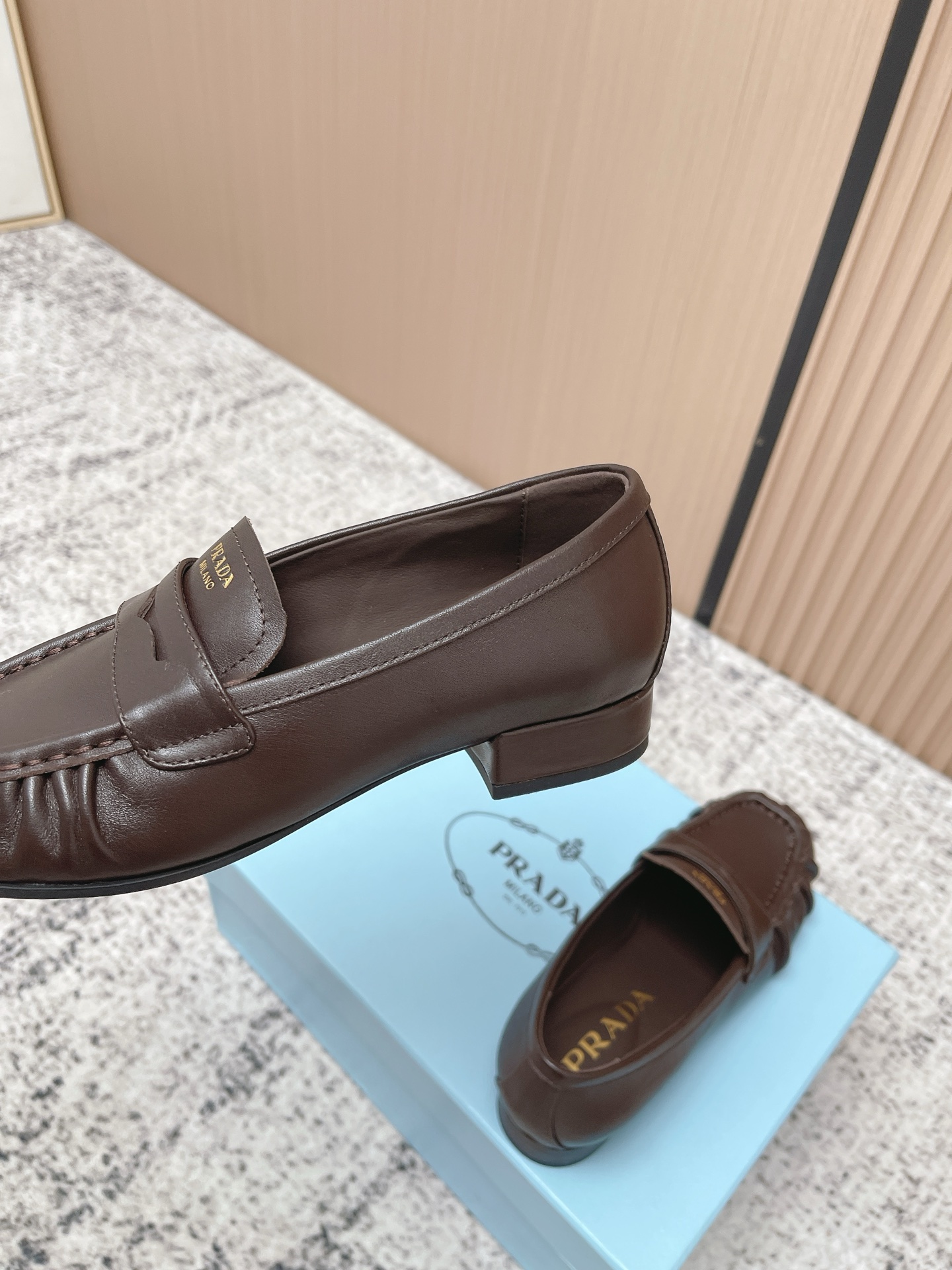 Prada Style Leather Women's Shoes style reference detail image 9 from source 774958