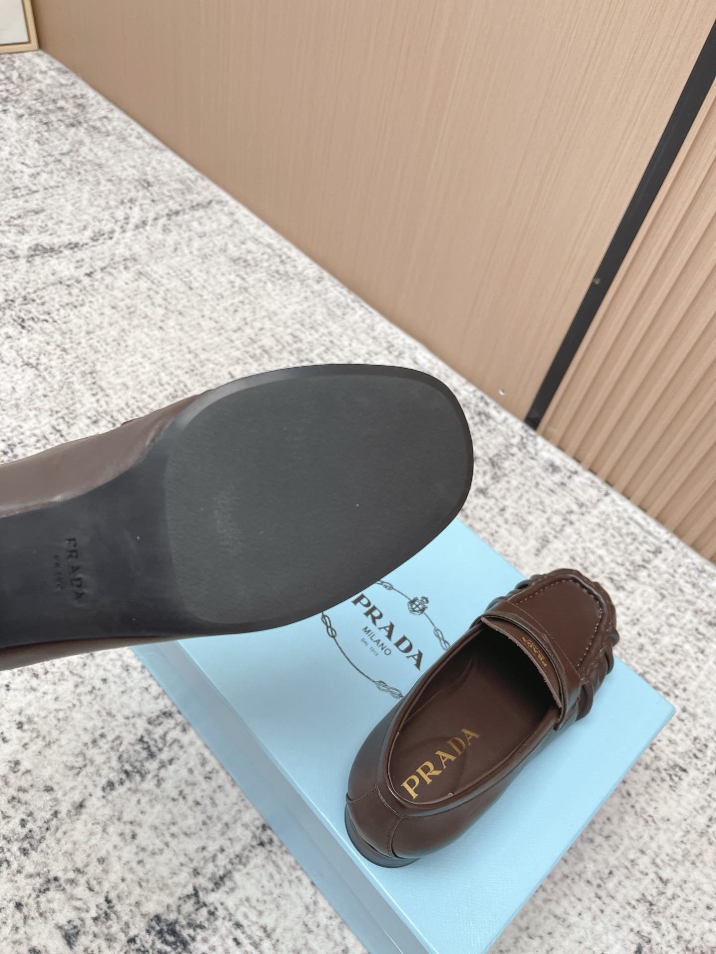 Prada Style Leather Women's Shoes style reference detail image 8 from source 774958
