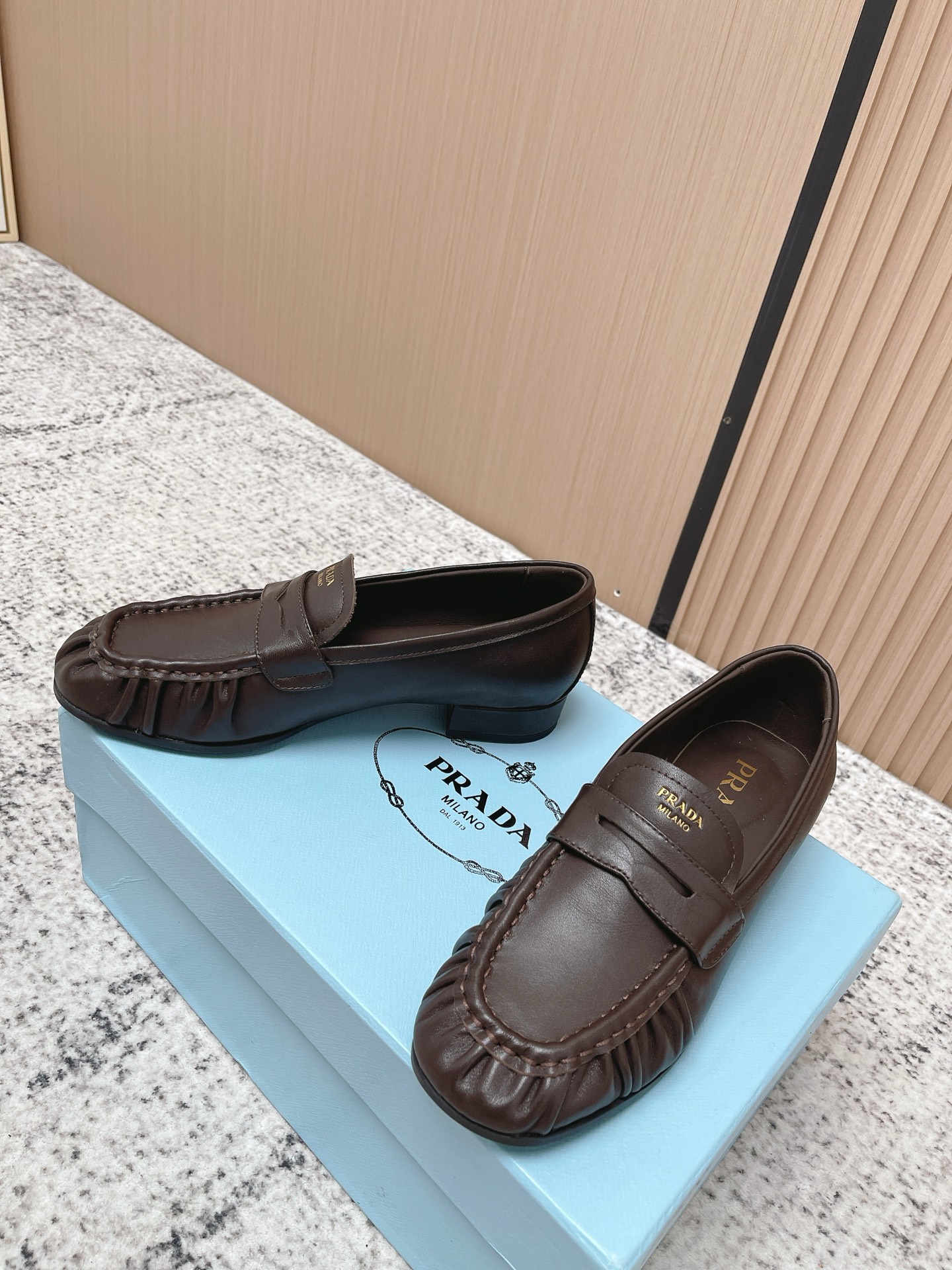 Prada Style Leather Women's Shoes style reference detail image 3 from source 774958