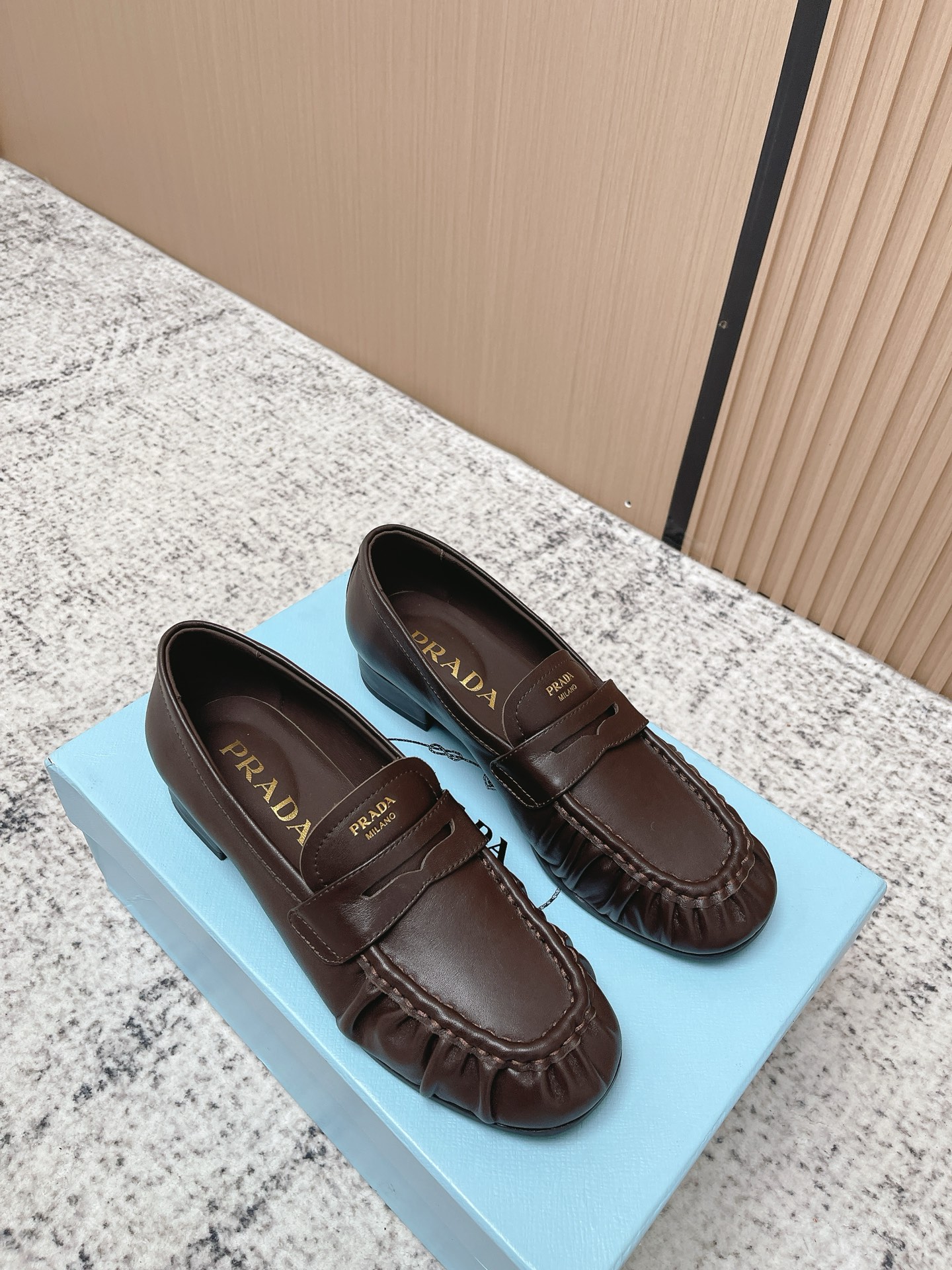 Prada Style Leather Women's Shoes style reference detail image 6 from source 774958