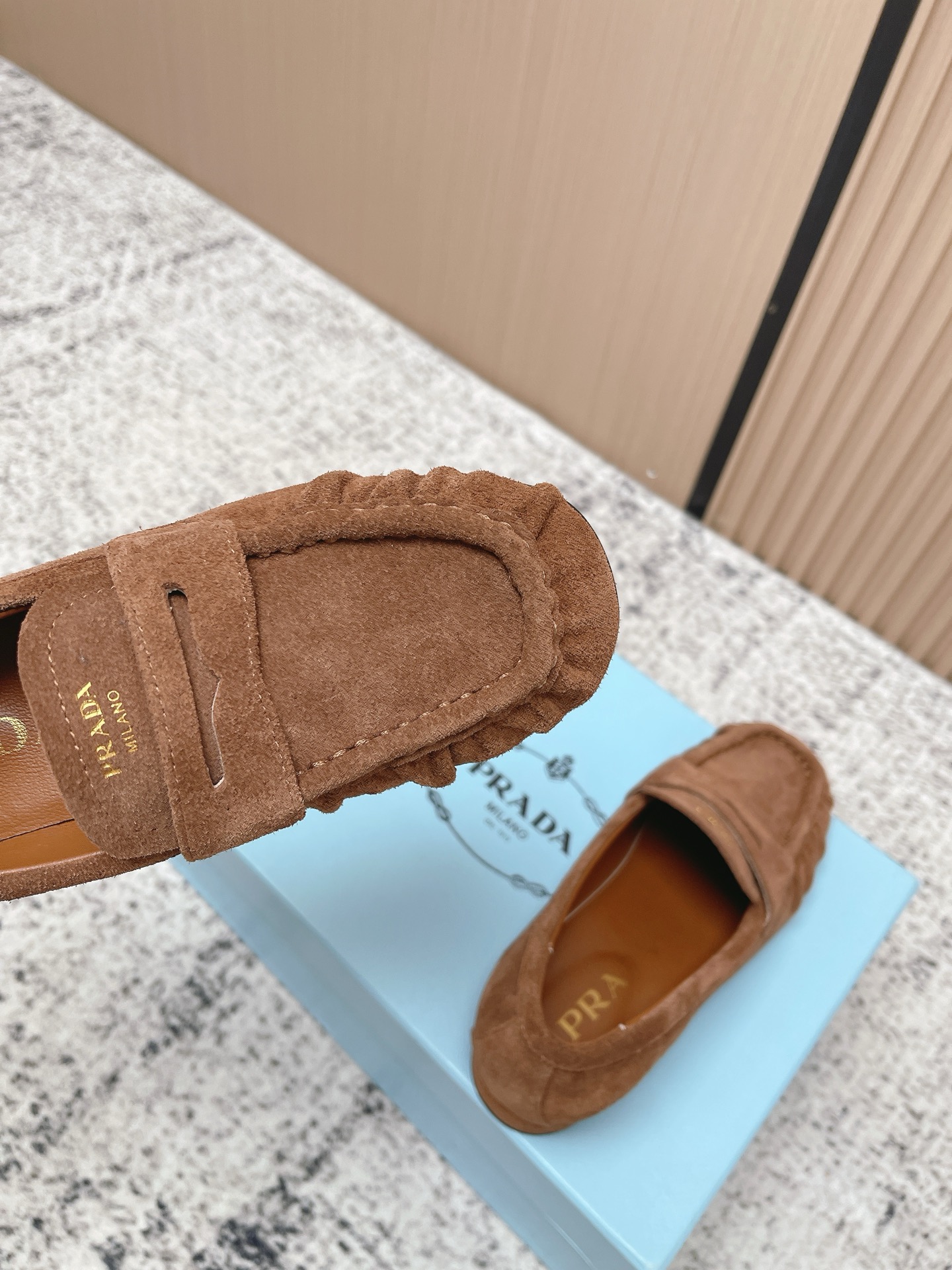 Prada Style Leather Women's Shoes style reference detail image 7 from source 774959