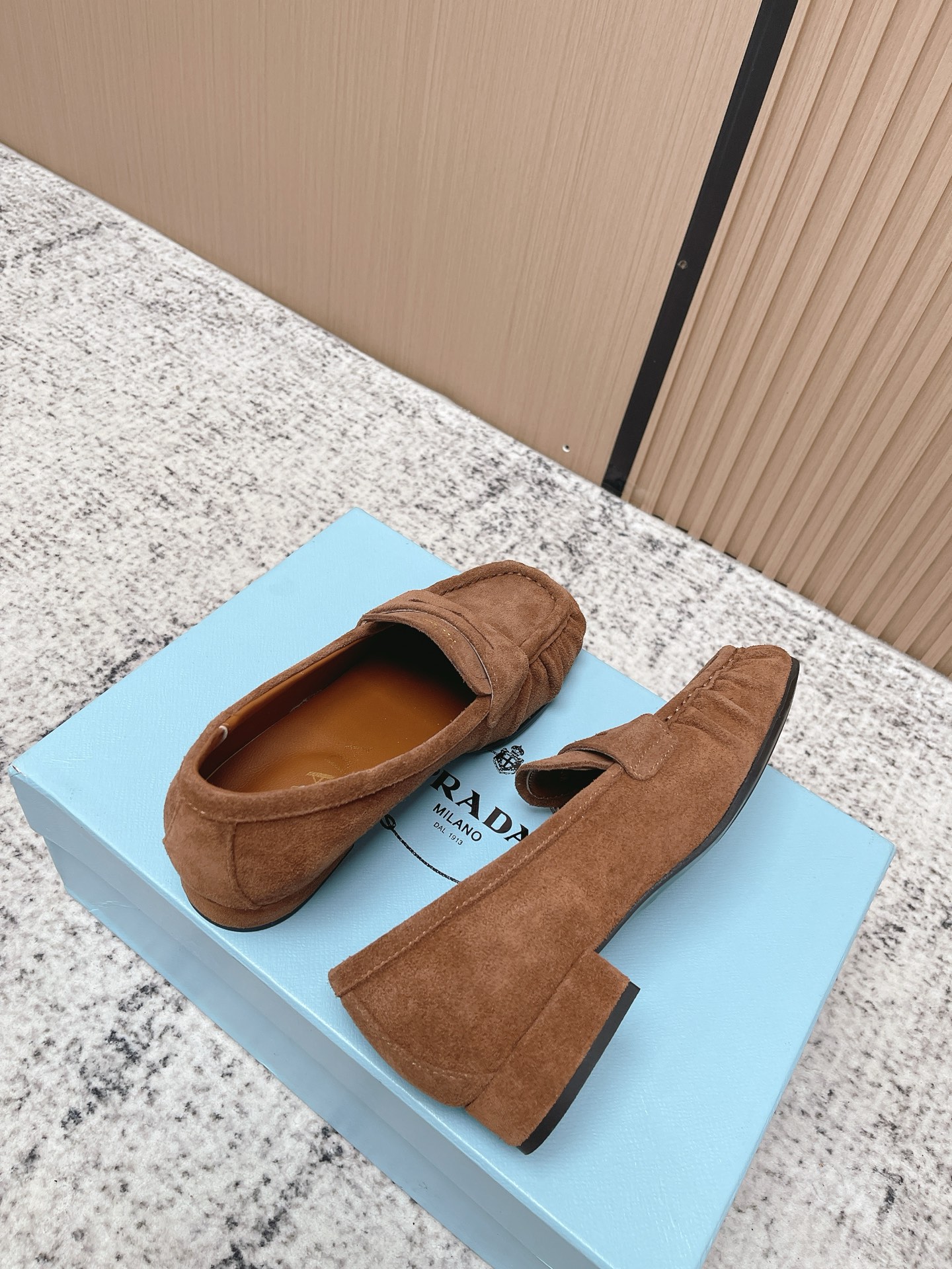 Prada Style Leather Women's Shoes style reference detail image 4 from source 774959