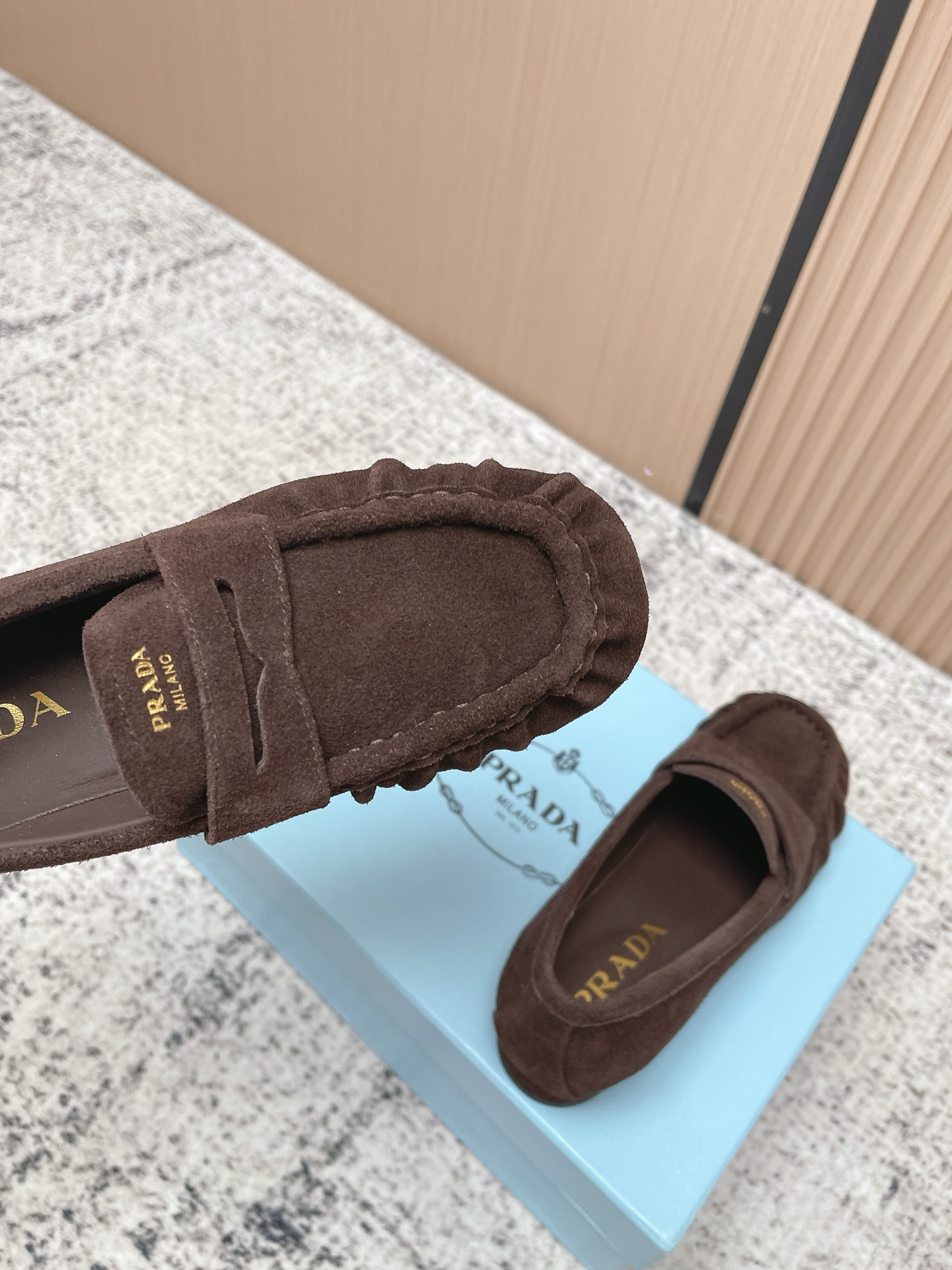 Prada Style Leather Women's Shoes style reference detail image 7 from source 774960
