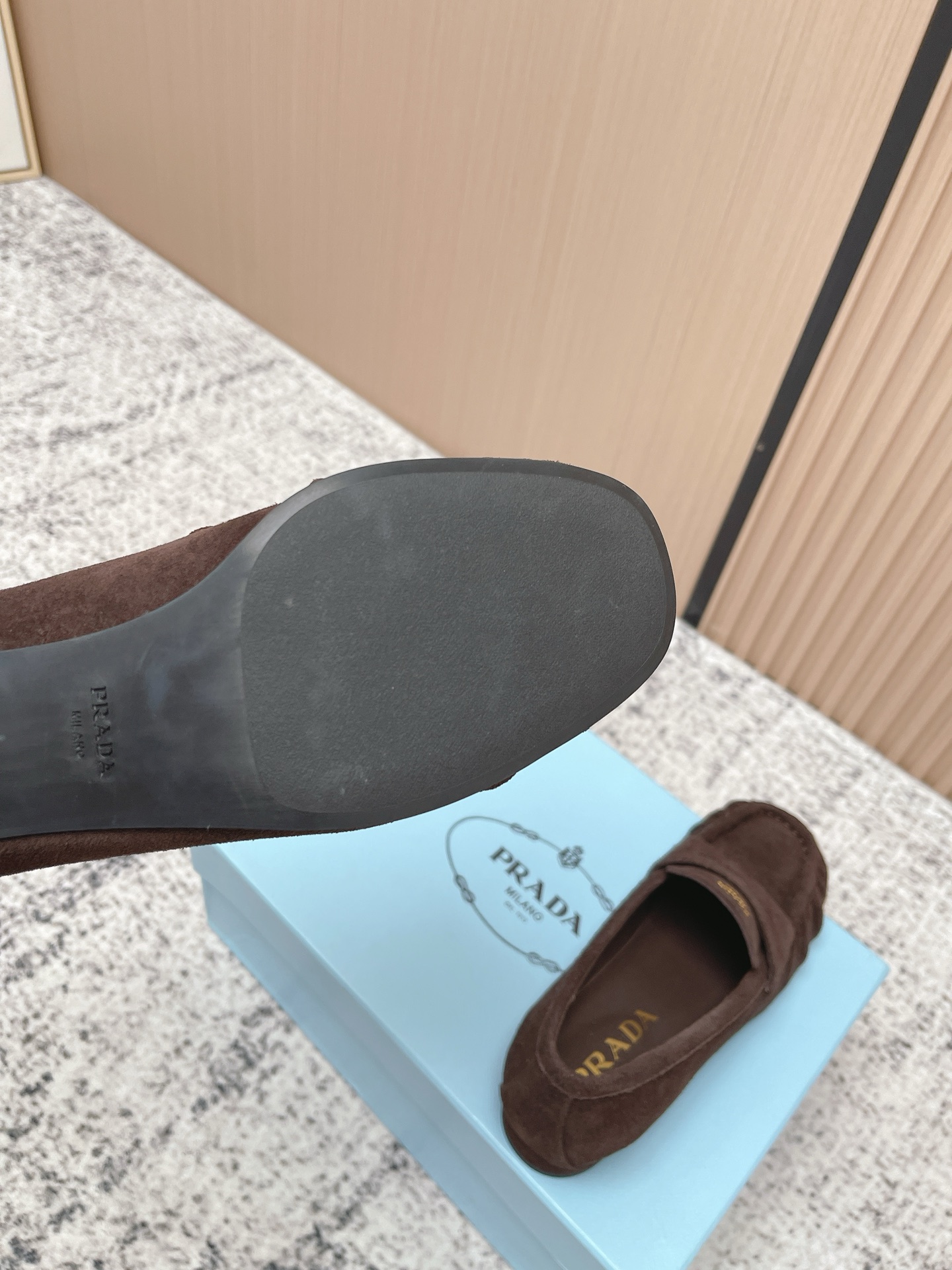 Prada Style Leather Women's Shoes style reference detail image 8 from source 774960