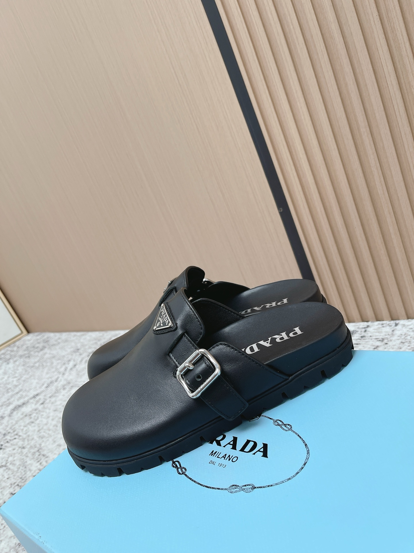 Prada Style Leather Women's Shoes style reference detail image 5 from source 774961