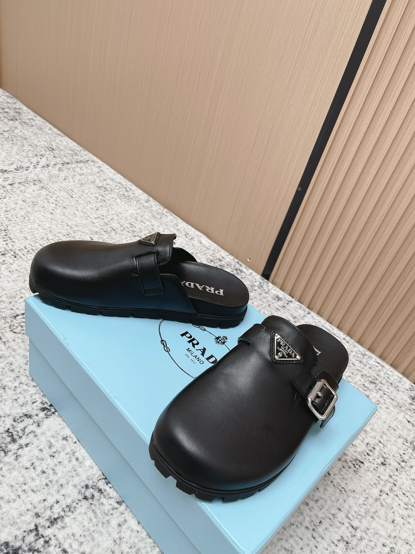 Prada Style Leather Women's Shoes style reference detail image 3 from source 774961