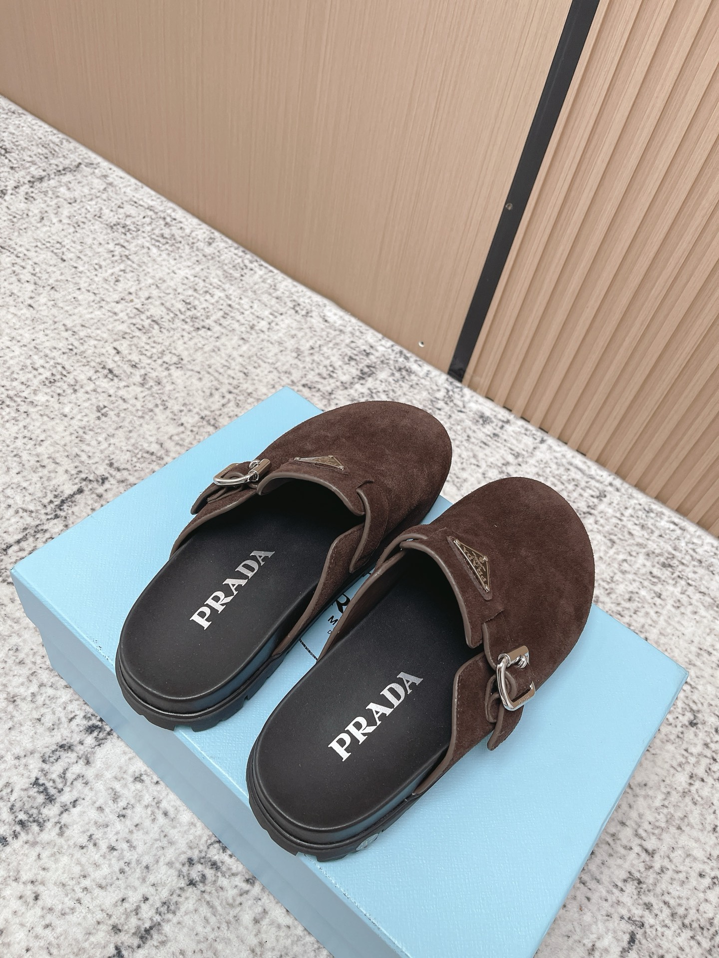 Prada Style Leather Women's Shoes style reference detail image 4 from source 774963