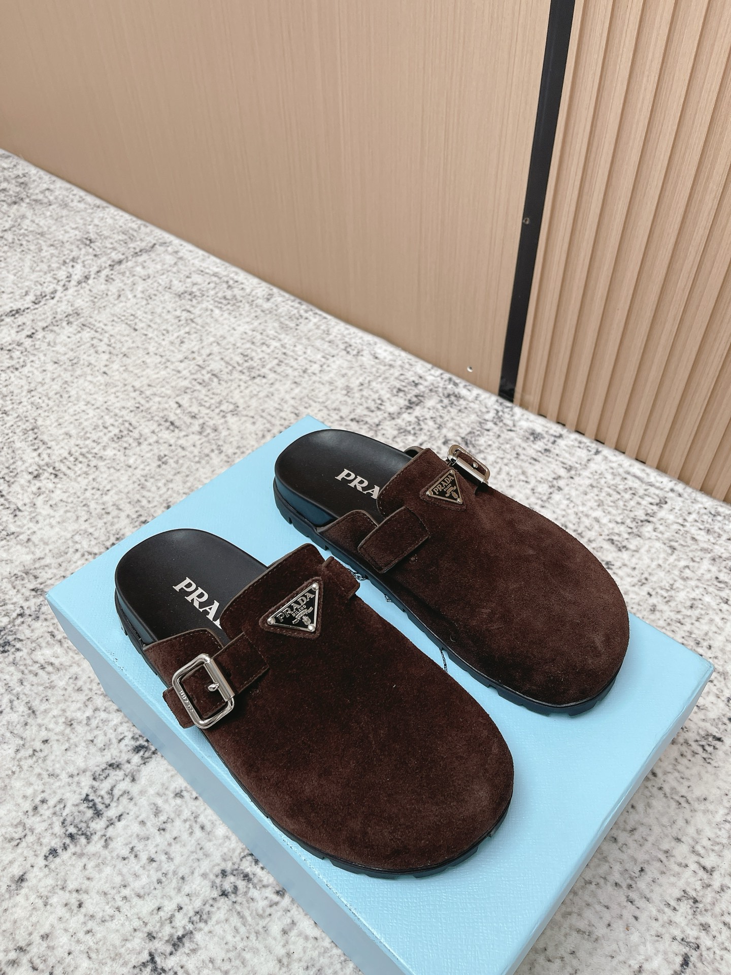 Prada Style Leather Women's Shoes style reference detail image 6 from source 774963