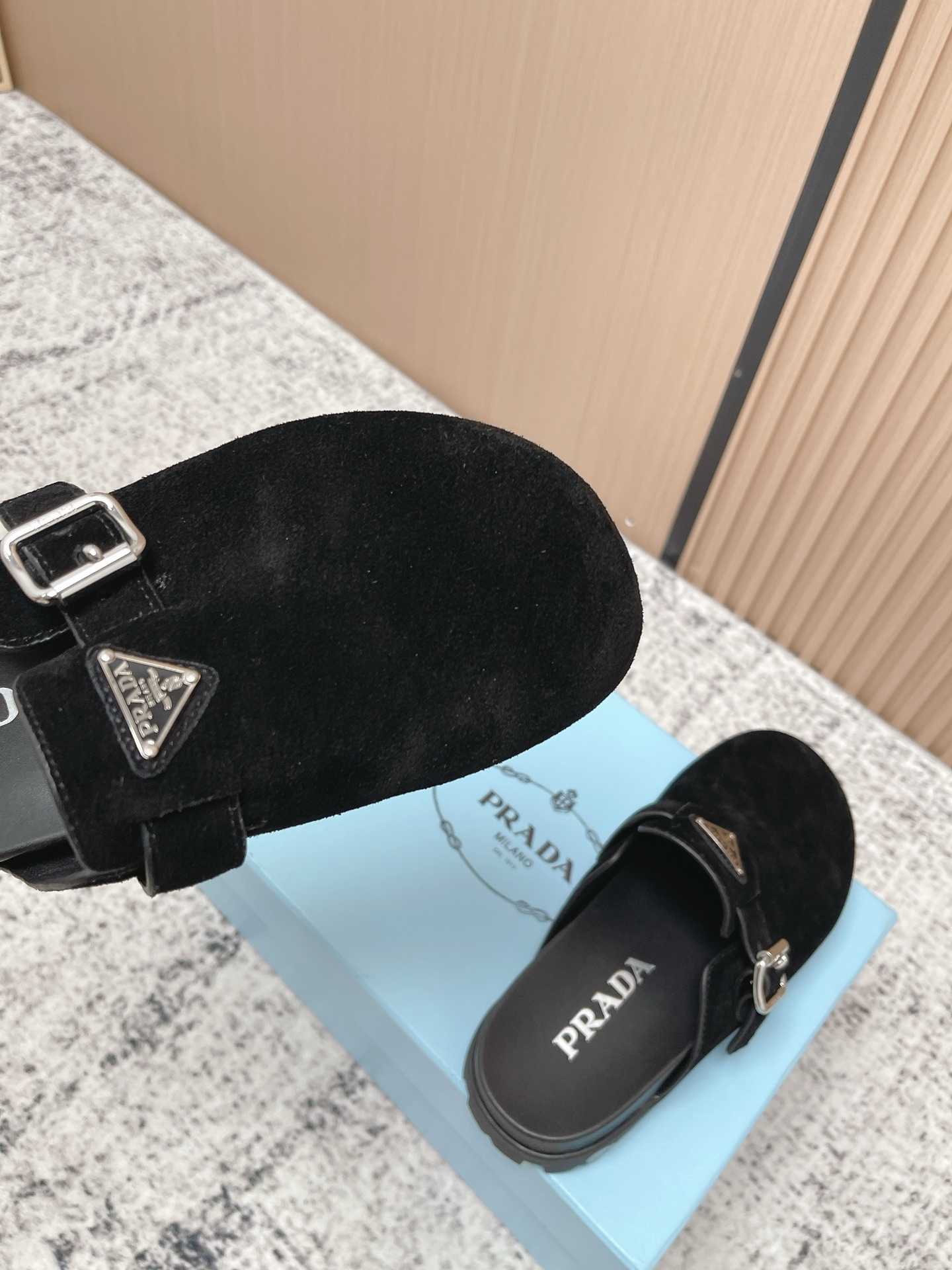 Prada Style Leather Women's Shoes style reference detail image 7 from source 774964