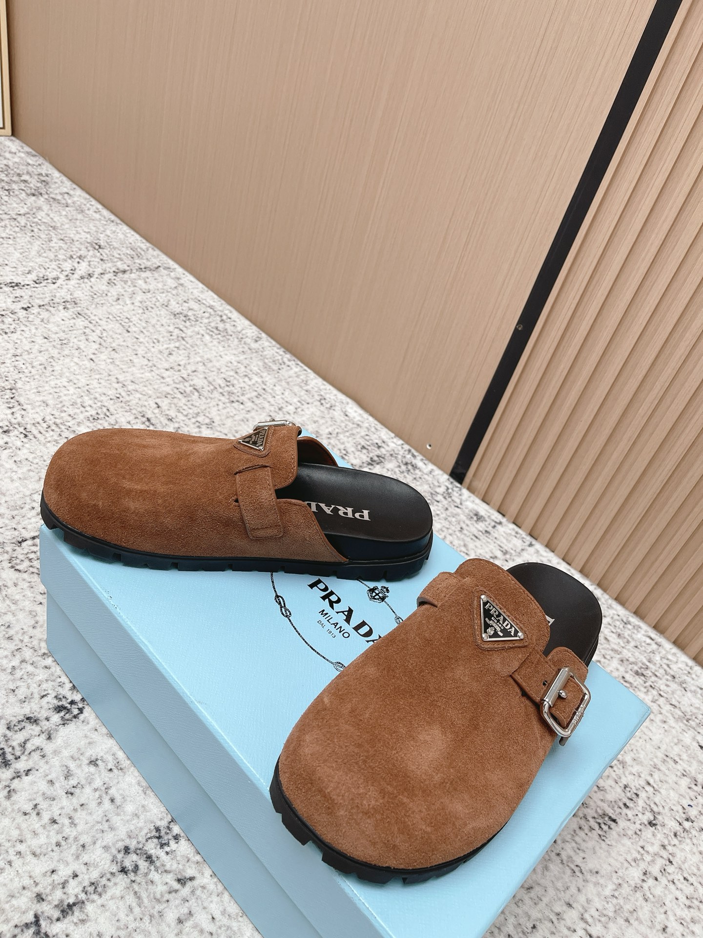 Prada Style Leather Women's Shoes style reference detail image 3 from source 774965