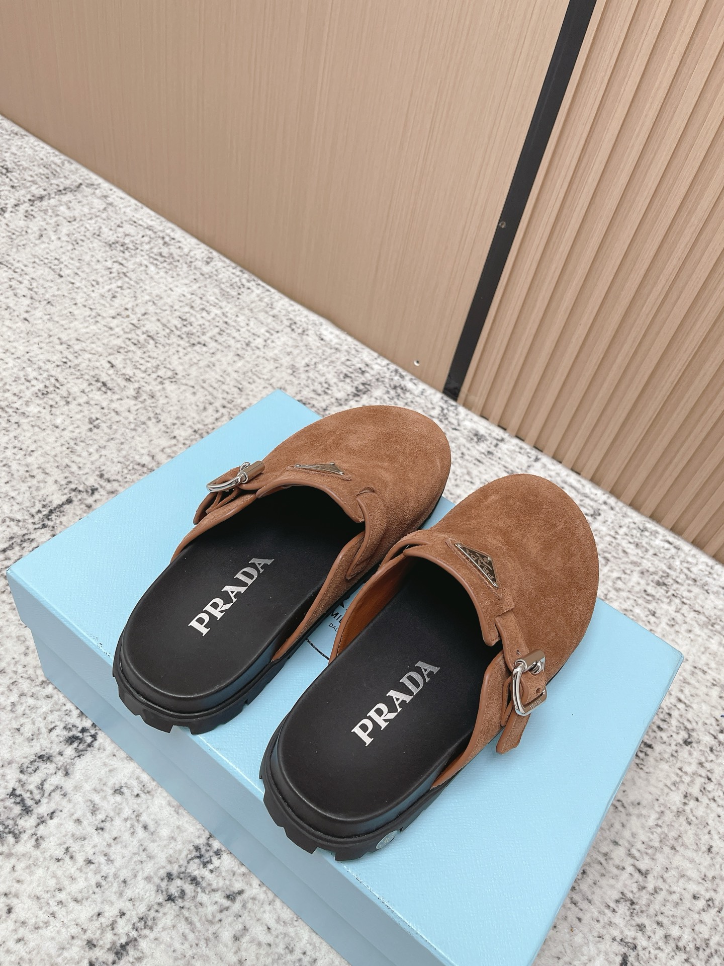 Prada Style Leather Women's Shoes style reference detail image 4 from source 774965
