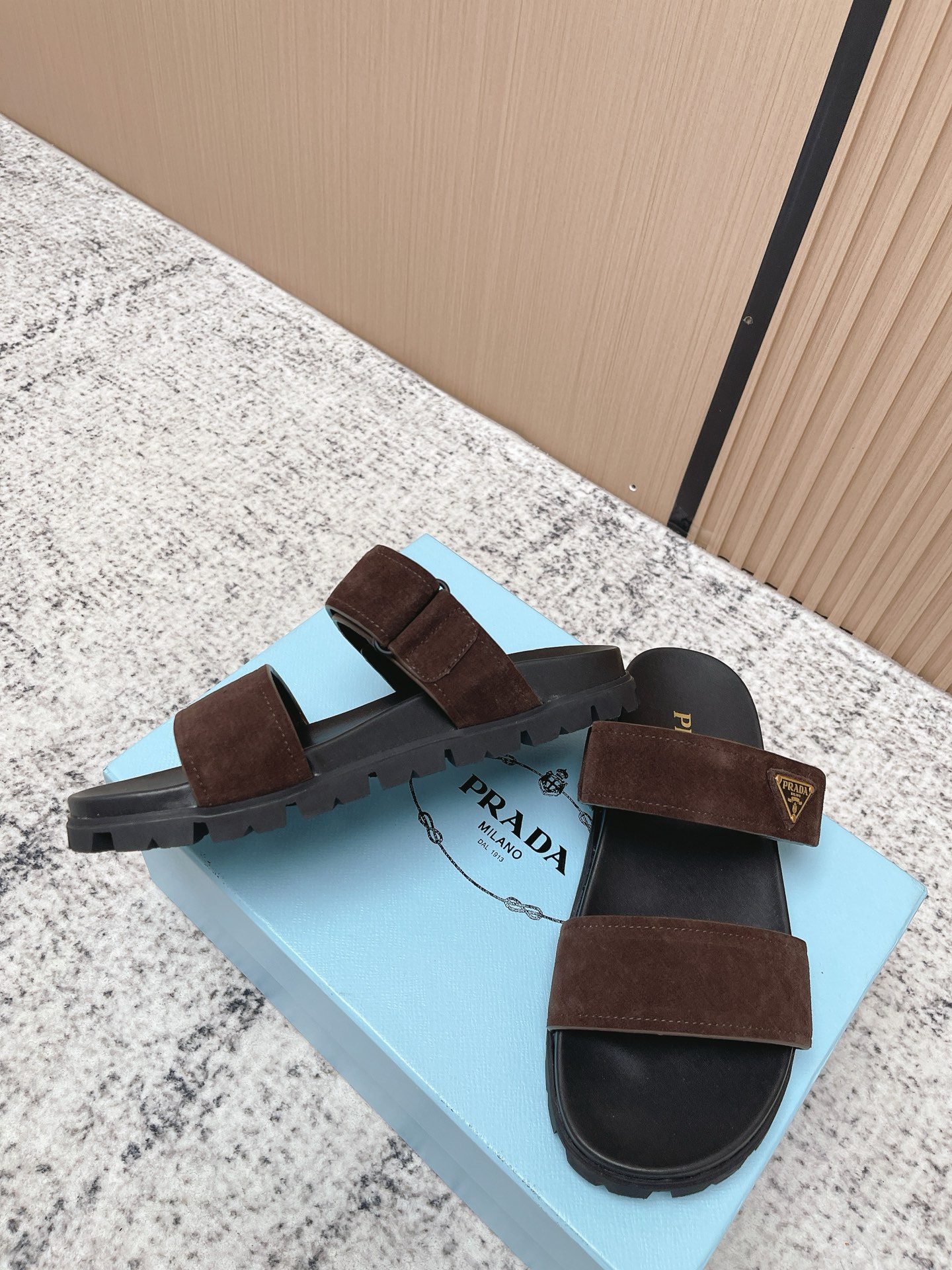 Prada Style Leather Women's Shoes style reference detail image 3 from source 774966