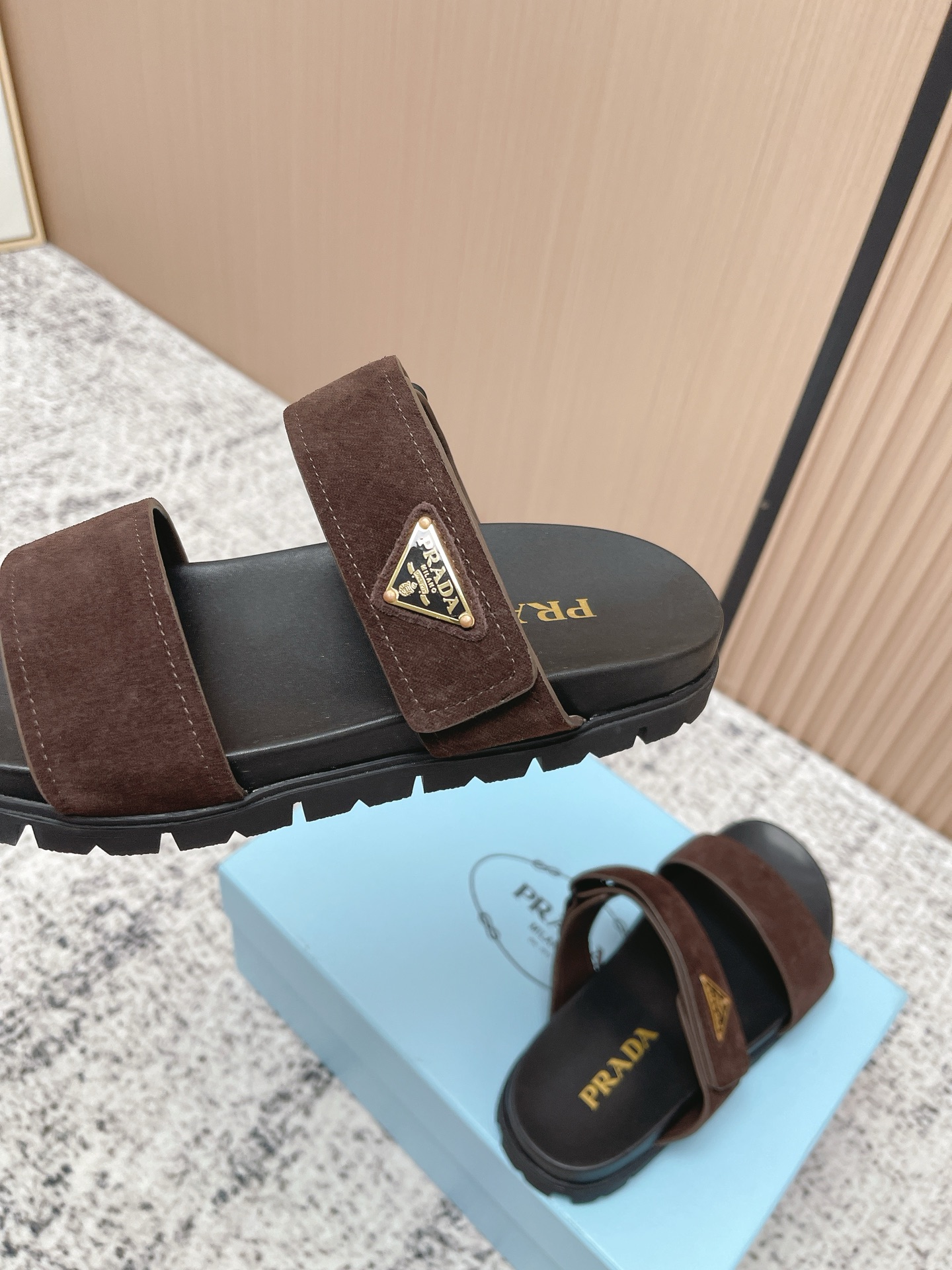 Prada Style Leather Women's Shoes style reference detail image 9 from source 774966