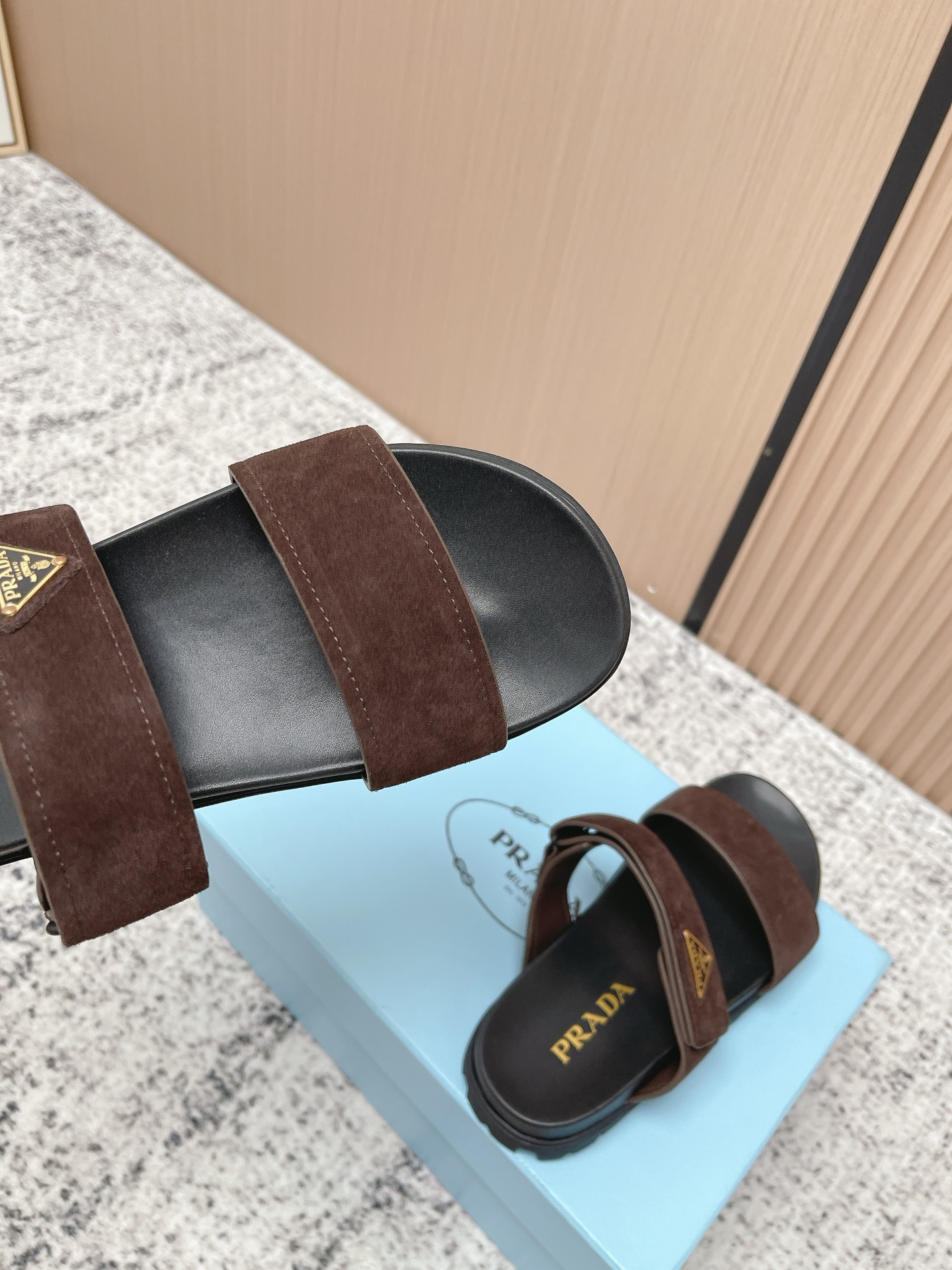 Prada Style Leather Women's Shoes style reference detail image 7 from source 774966