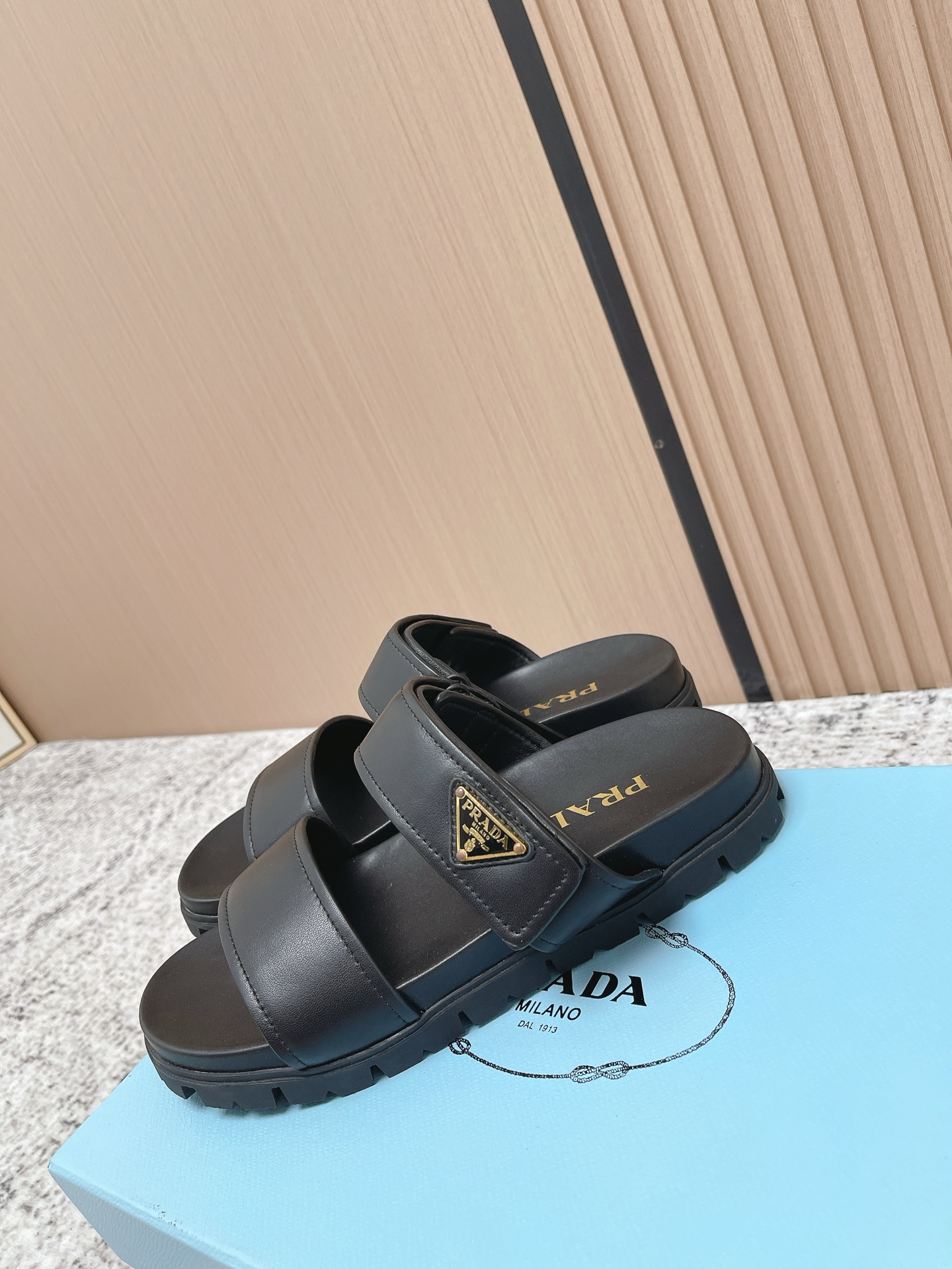 Prada Style Leather Women's Shoes style reference detail image 5 from source 774969