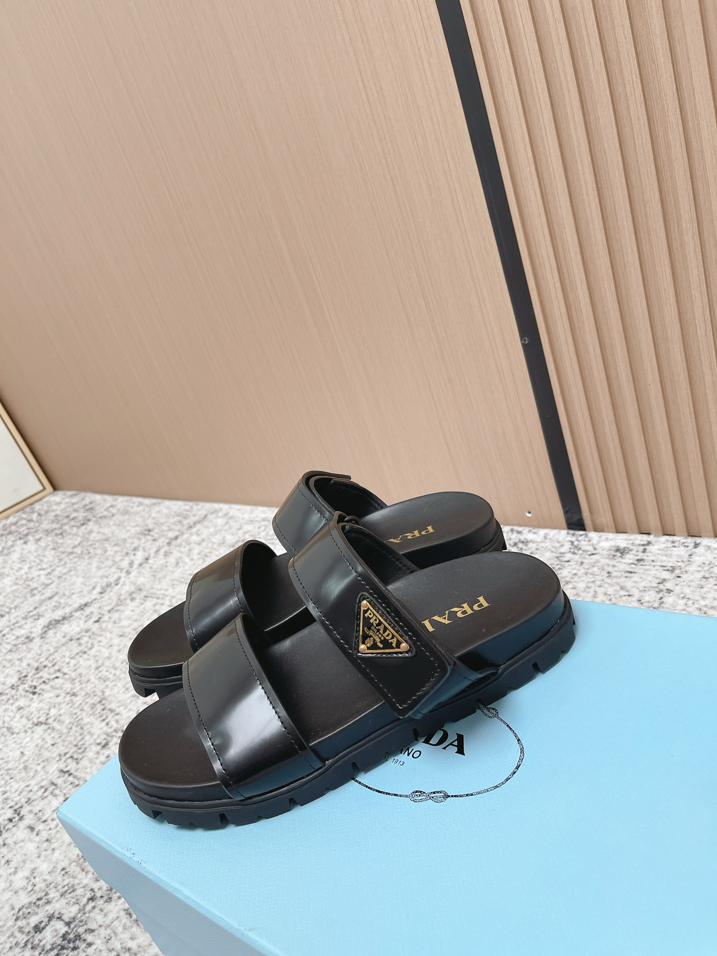 Prada Style Leather Women's Shoes style reference detail image 5 from source 774970