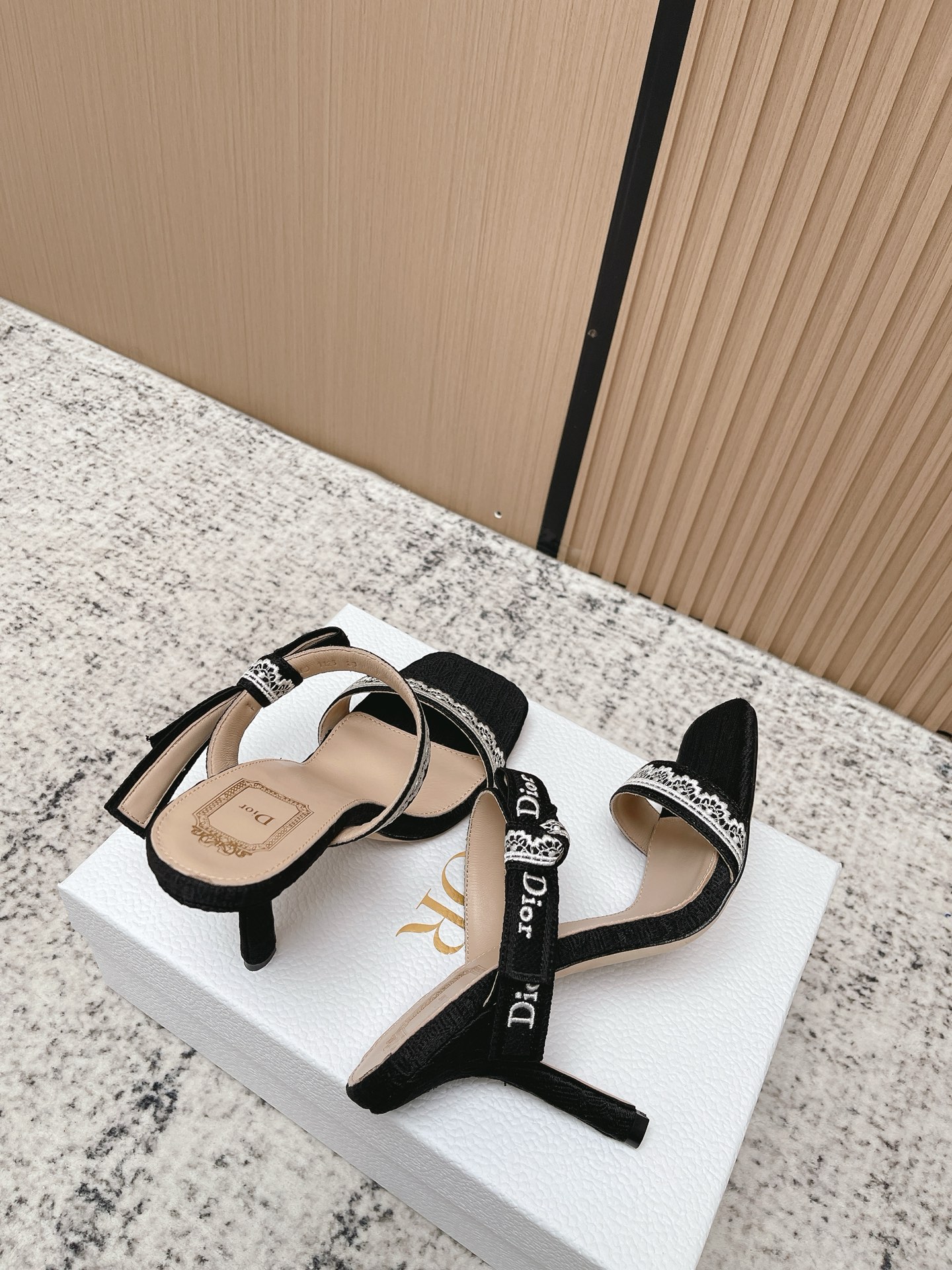 Dior Style Leather Women's Shoes style reference detail image 4 from source 775475