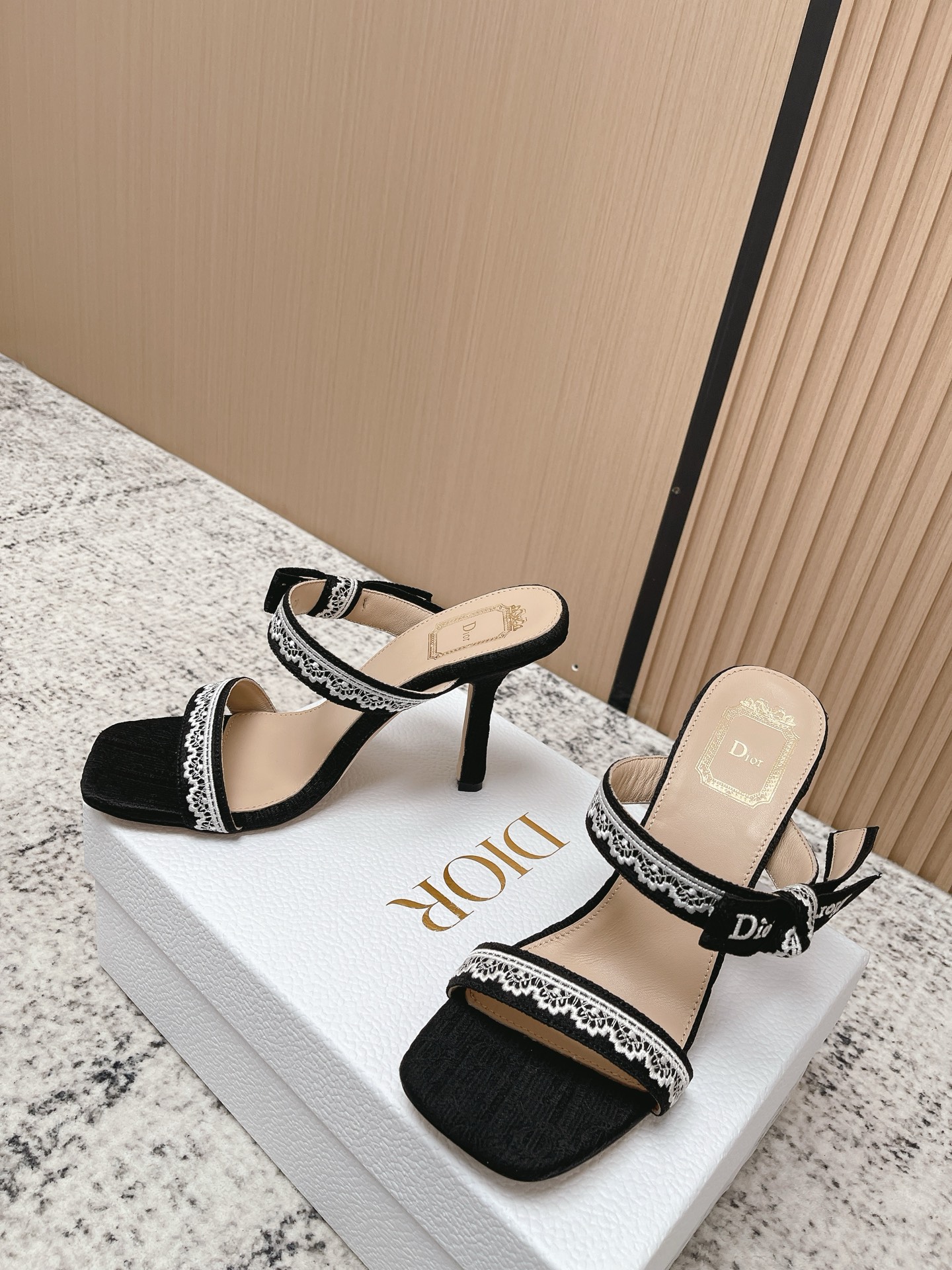 Dior Style Leather Women's Shoes style reference detail image 3 from source 775475