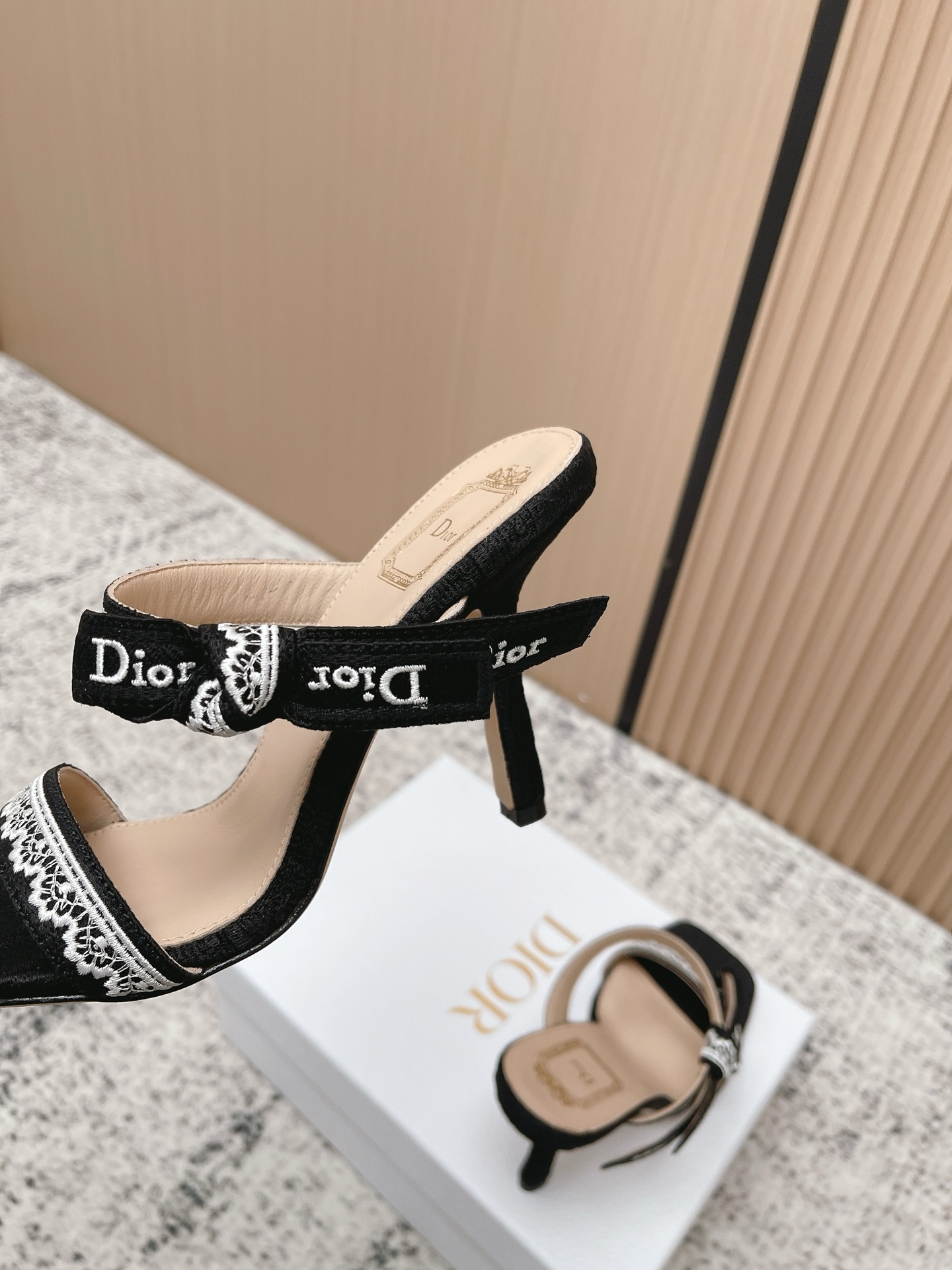 Dior Style Leather Women's Shoes style reference detail image 9 from source 775475