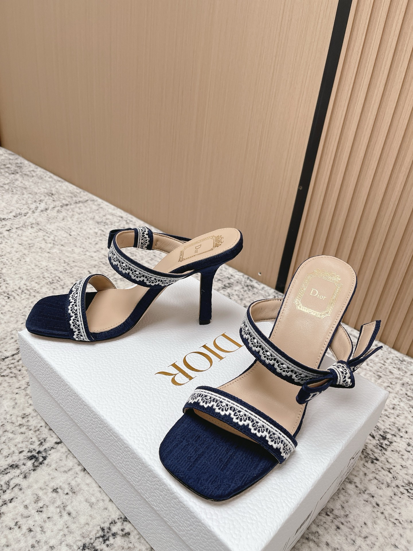 Dior Style Leather Women's Shoes style reference detail image 3 from source 775476