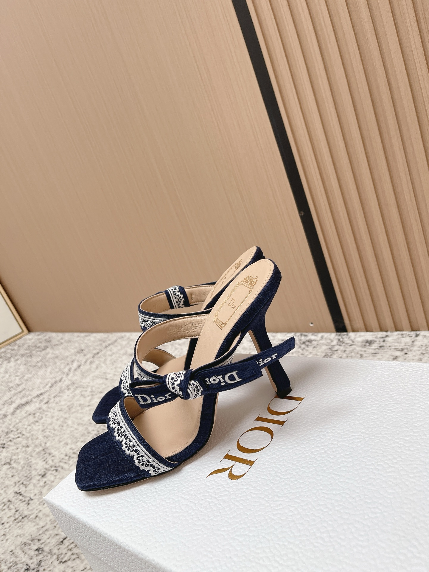 Dior Style Leather Women's Shoes style reference detail image 5 from source 775476