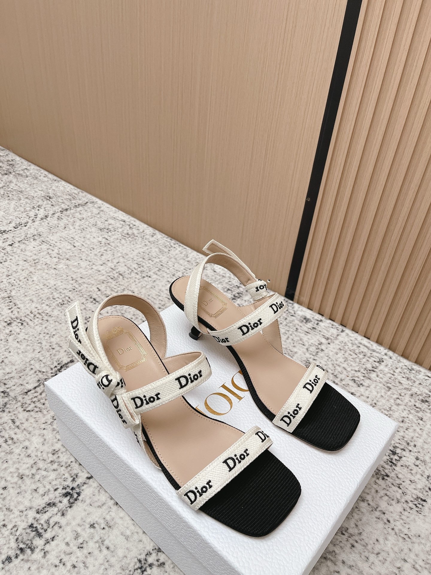 Dior Style Leather Women's Shoes style reference detail image 6 from source 775477