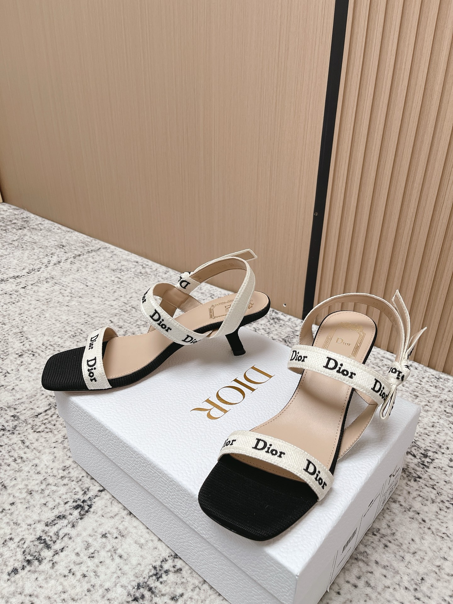 Dior Style Leather Women's Shoes style reference detail image 3 from source 775477