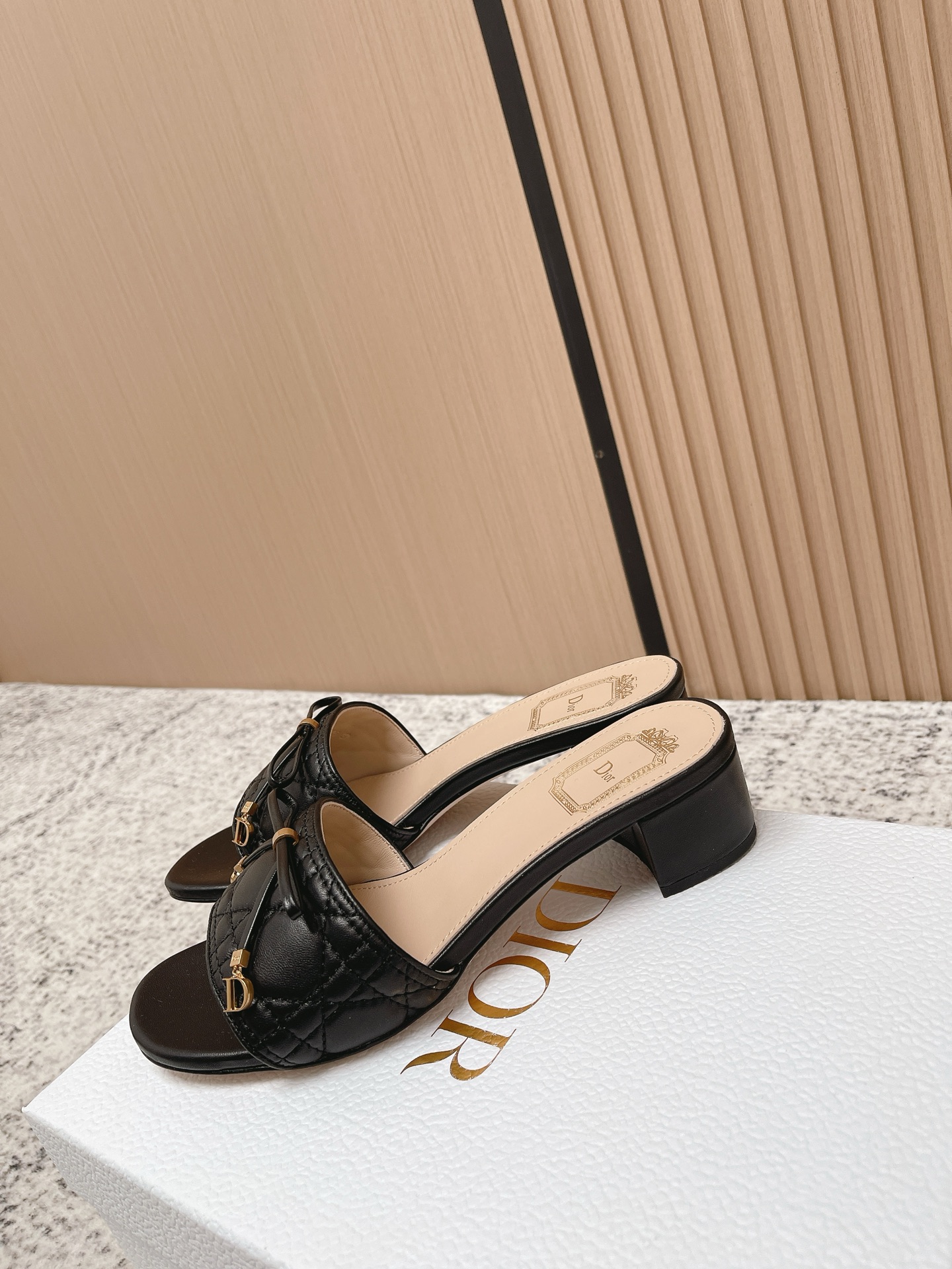 Dior Style Leather Women's Shoes style reference detail image 5 from source 775479