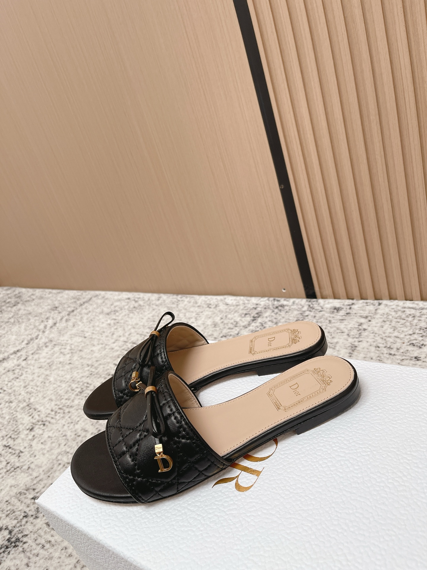 Dior Style Leather Women's Shoes style reference detail image 5 from source 775480