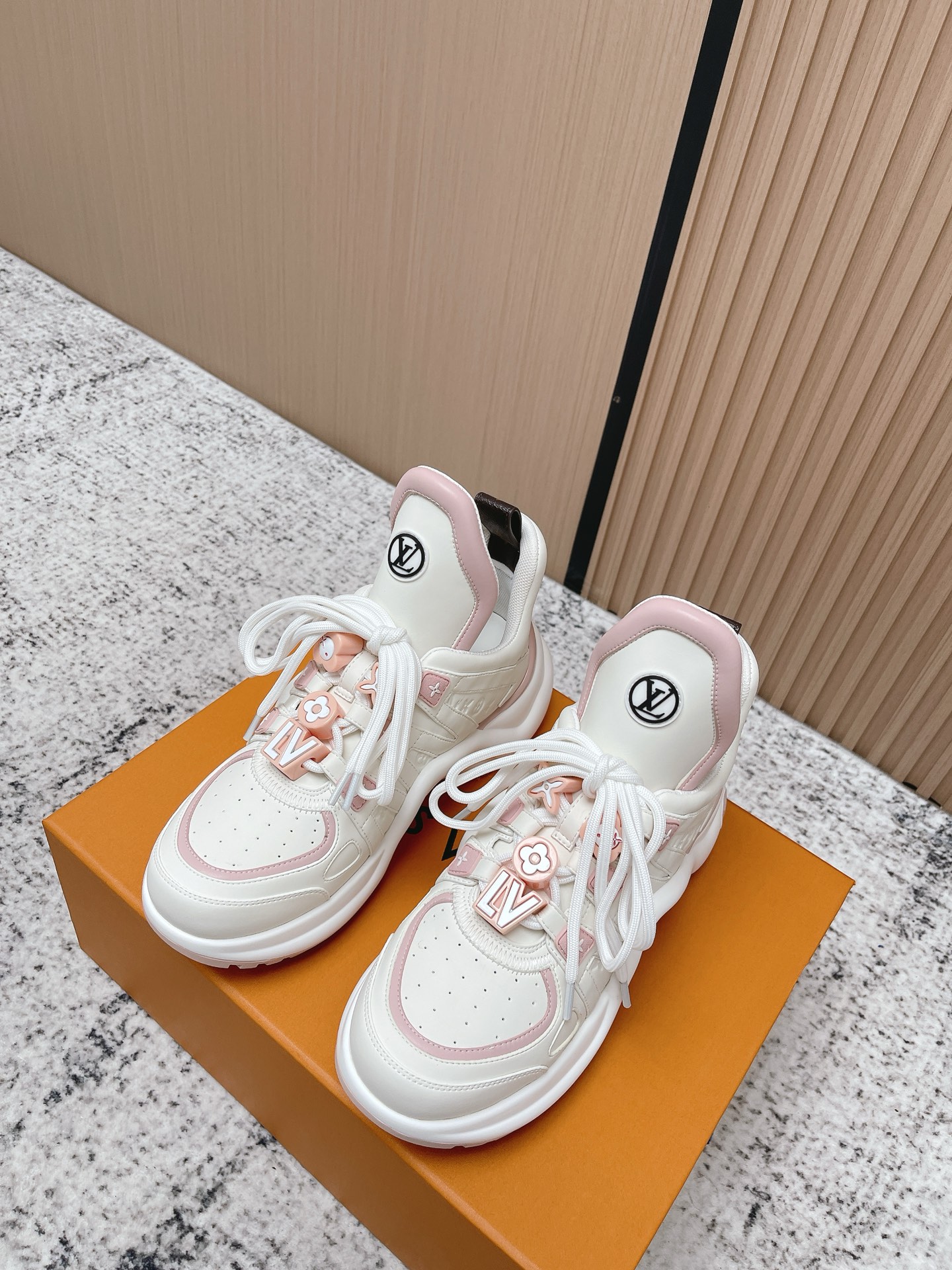 LV women's shoes Top quality:
