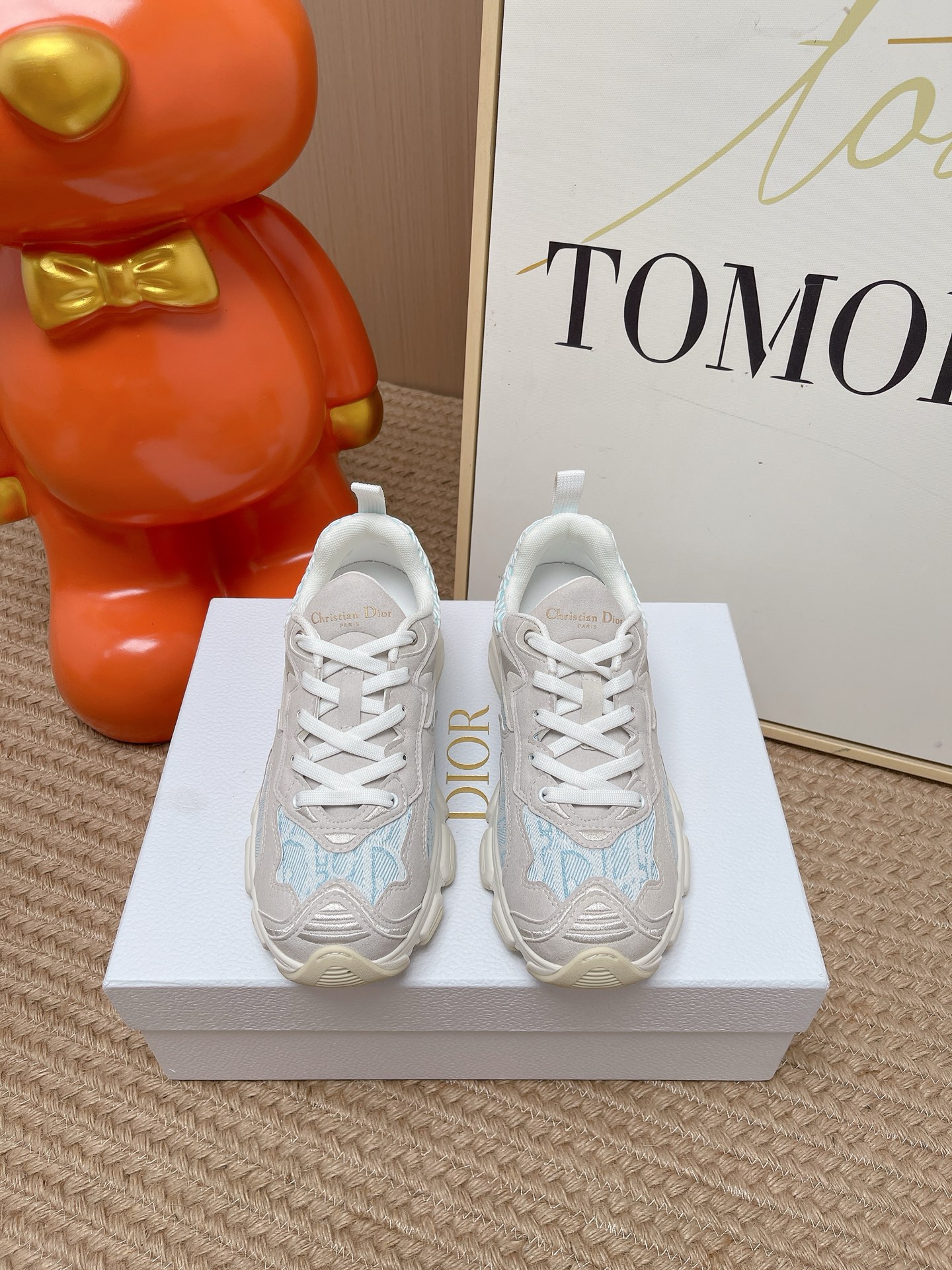 NO:869359,Top version Dior's latest hot model, star model 2026 main hot product, newly released Dior Dior Chrono new casual sports shoes, running shoes, dad shoes, really cool, full of futuristic feeling! Really cool!  Once again interpreting Dior's concept of cool fashion, the lucky star will bless you with good luck. The new EVA sole is super light and super soft! A perfect replica of the original!  Fully matched material and mold!  !  35-39 (40.41. Customized), casual shoes/sports shoes, dior, dior, sneakers19860909顶级版本 Dior最新爆款 明星款2026主推爆品 全新发售的迪奥 Dior Chrono 新款休闲运动鞋跑鞋老爹鞋 真的酷毙了,未来感十足!真的好飒！再次演绎了迪奥酷时尚的理念,幸运星为你加持好运,全新的EVA鞋底超轻超软!原版完美复刻！全对版材质 模具！！35-39(40.41.定做),休闲鞋/运动鞋,dior,dior,sneakers,Women's Shoes