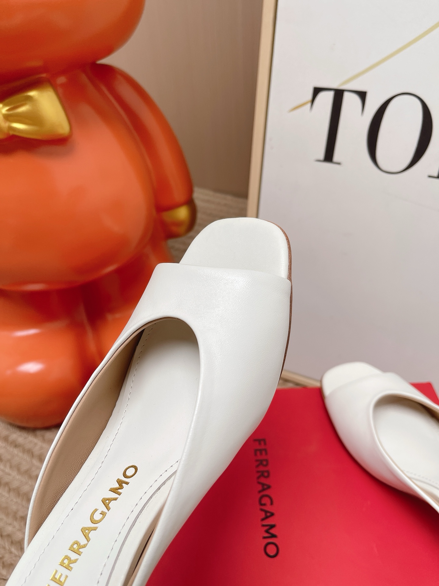 Ferragamo Slides