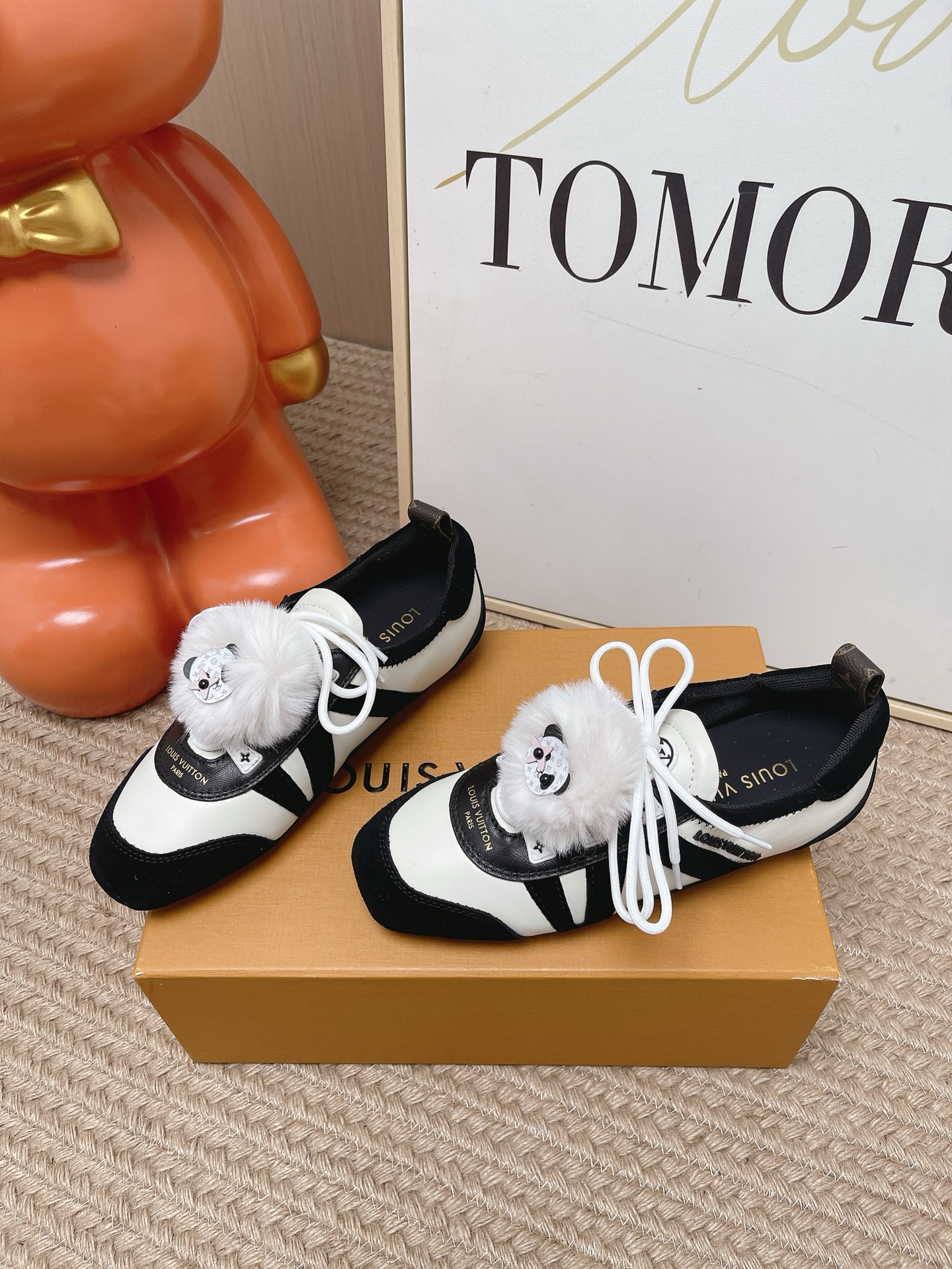 louis vuitton black white lv sneakerina