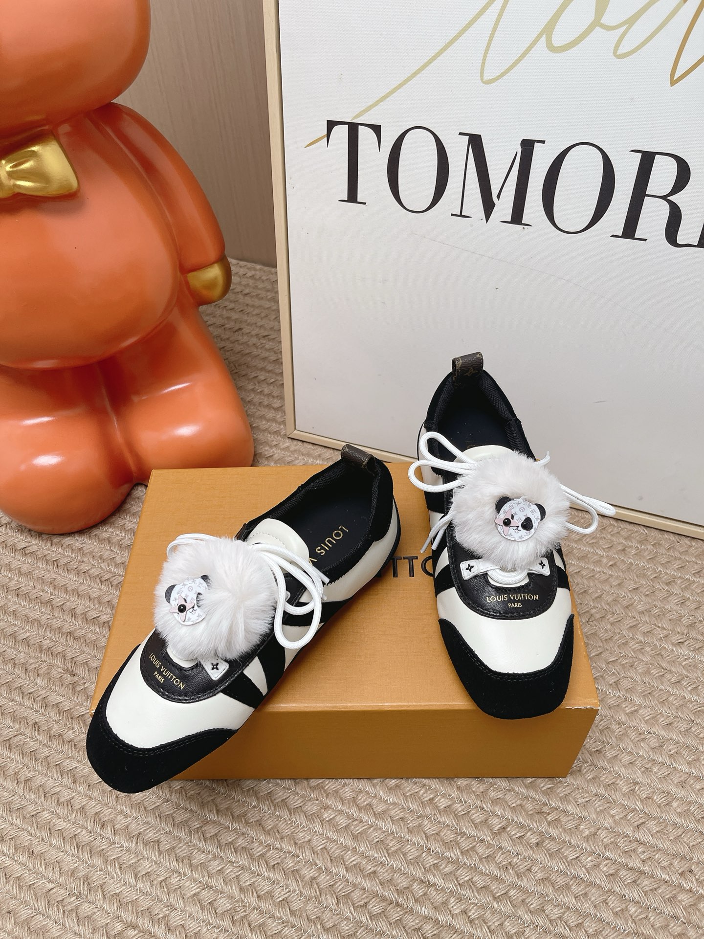 louis vuitton black white lv sneakerina