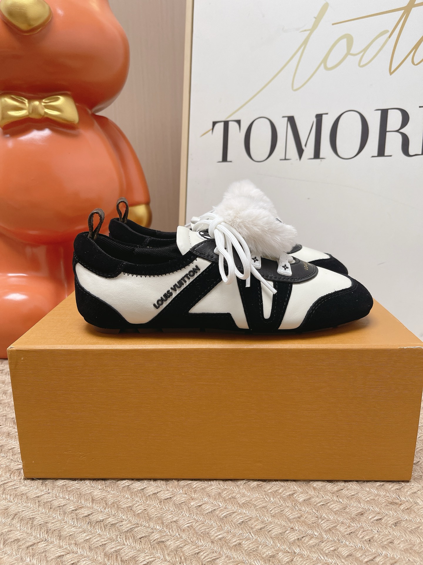 louis vuitton black white lv sneakerina
