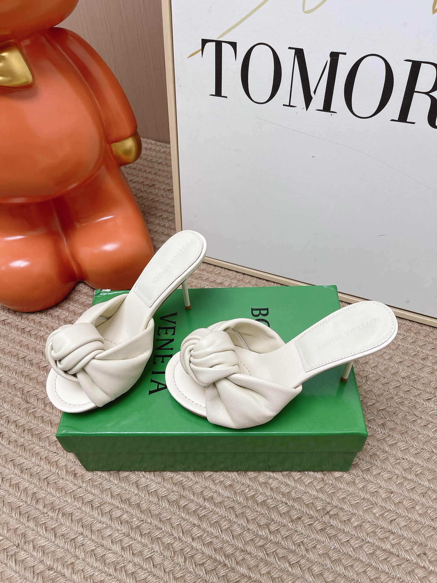 BOTTEGA VENETA White Knotted Sandals
