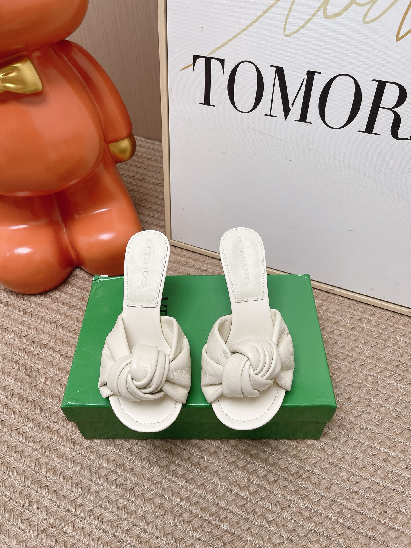 BOTTEGA VENETA White Knotted Sandals