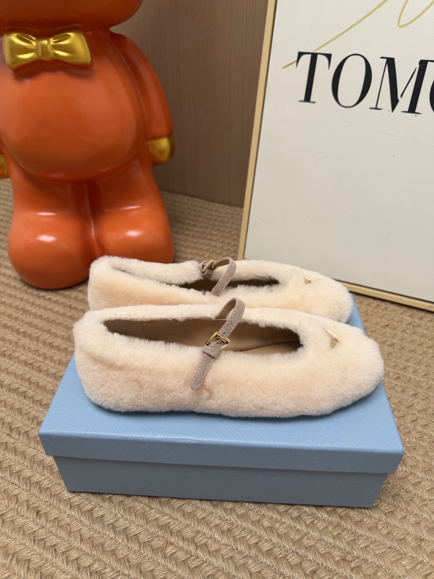 Женские балетки Prada с мехом